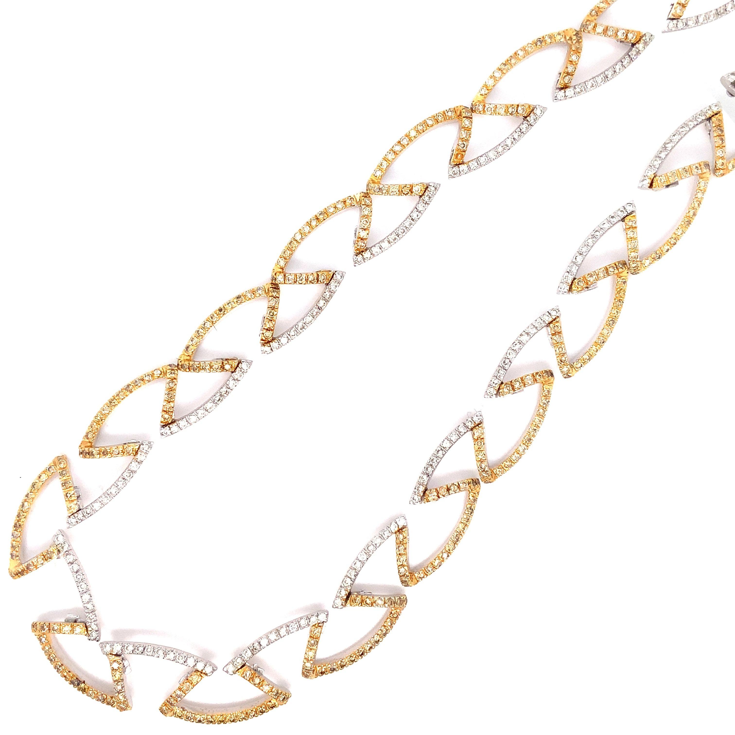 White and Fancy Yellow Diamond Choker Necklace Set in 18 Karat White Gold For Sale 1