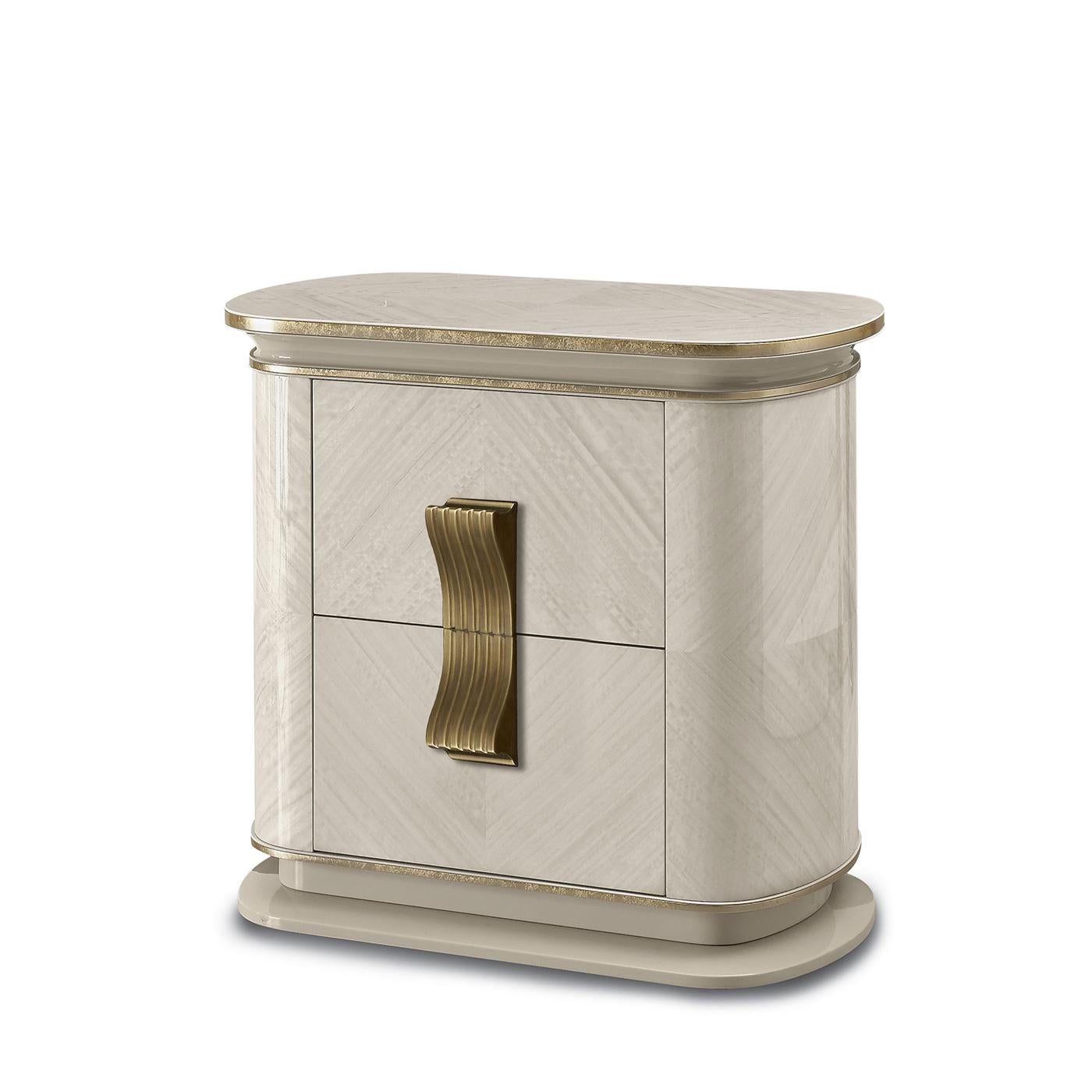 This striking bedside table will infuse any bedroom with delicate sophistication, especially when matched to the other pieces of the same series. The elegant frame of plywood and white eucalyptus-veneered MDF is enriched with a diamond-shaped inlay