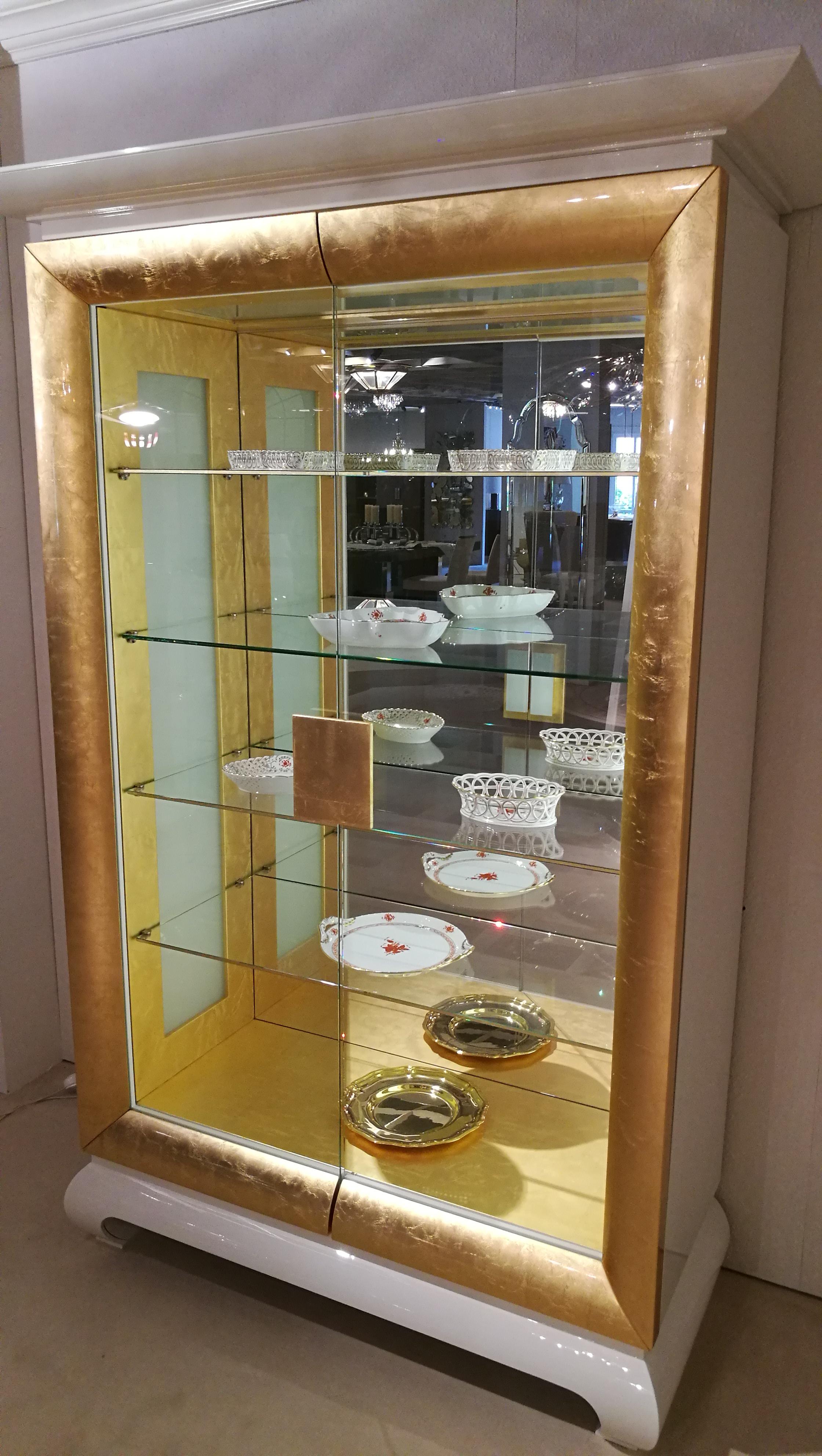 Modern White and Gold Design Glass Vitrine 