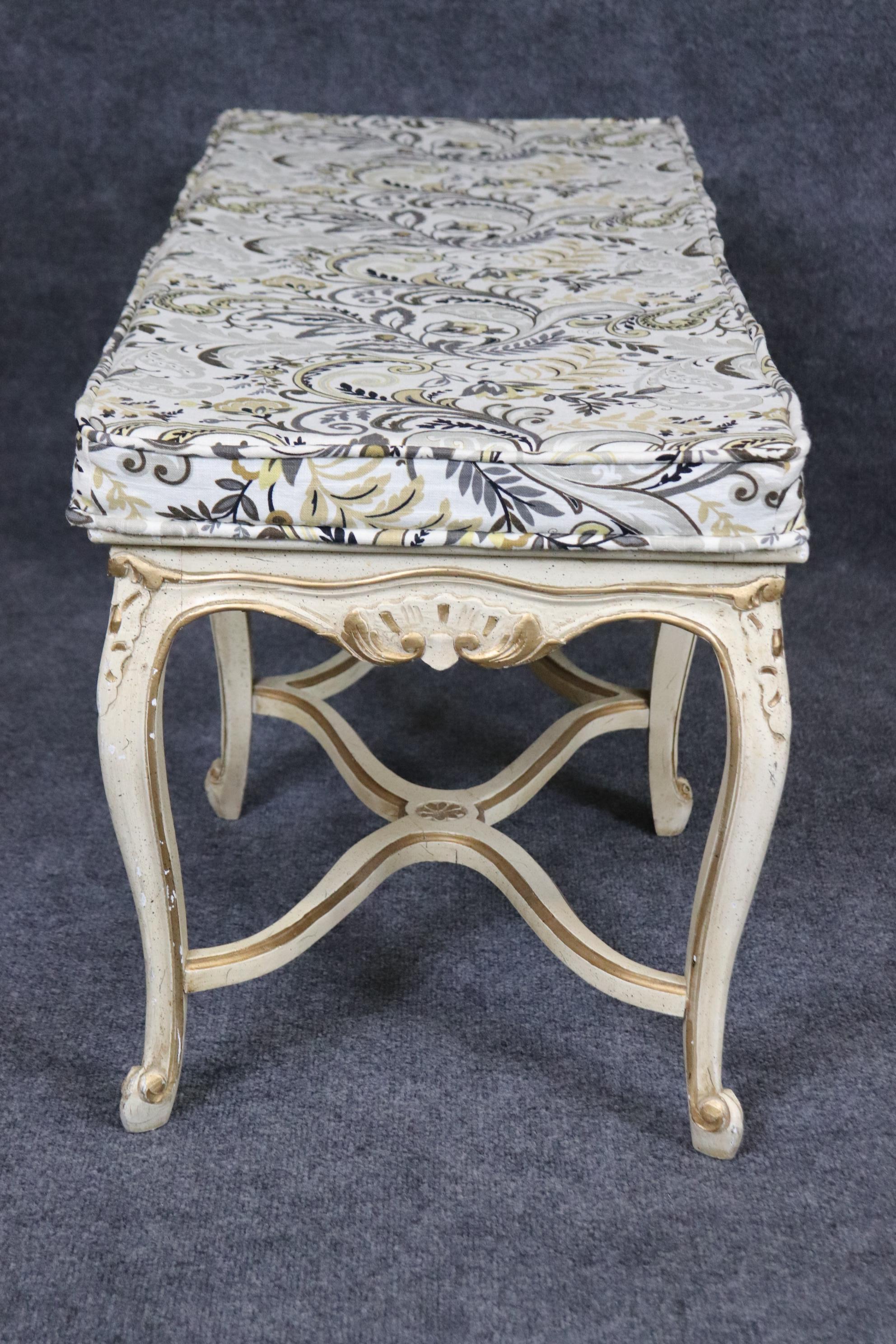 White and Gold Paint Decorated Cane French Louis XV Style Six Leg Window Bench  In Good Condition For Sale In Swedesboro, NJ