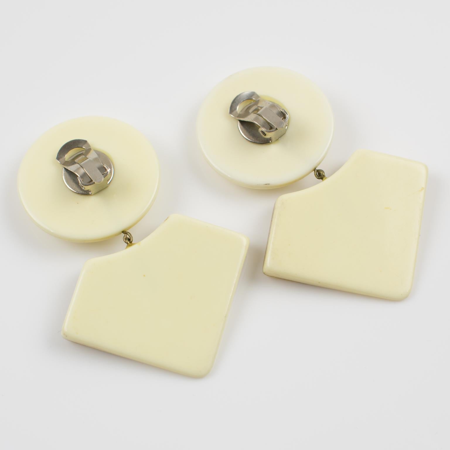 White and Gold Resin Dangle Clip Earrings For Sale 3