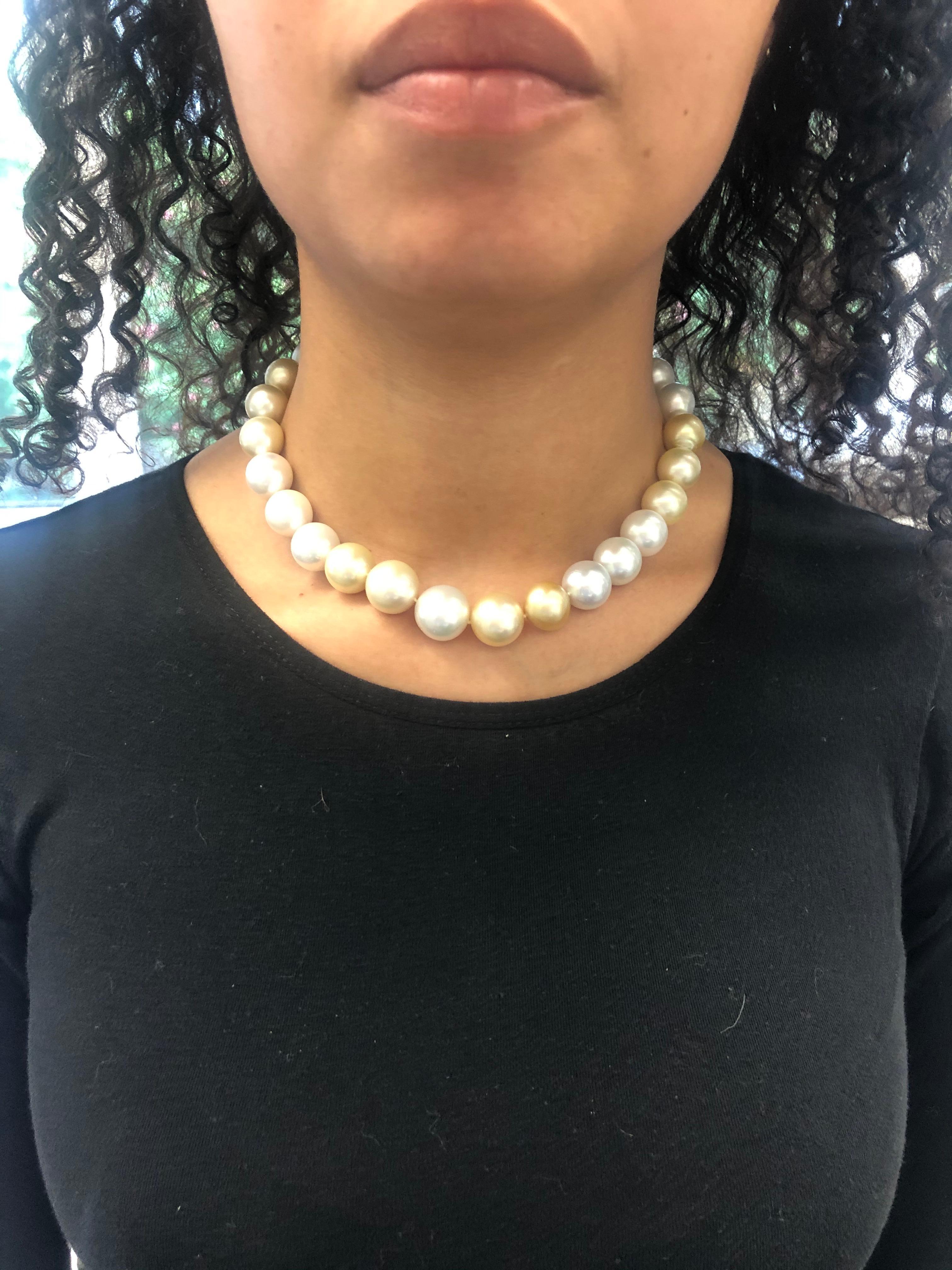 White and Golden South Sea Cultured Pearl Necklace For Sale 1