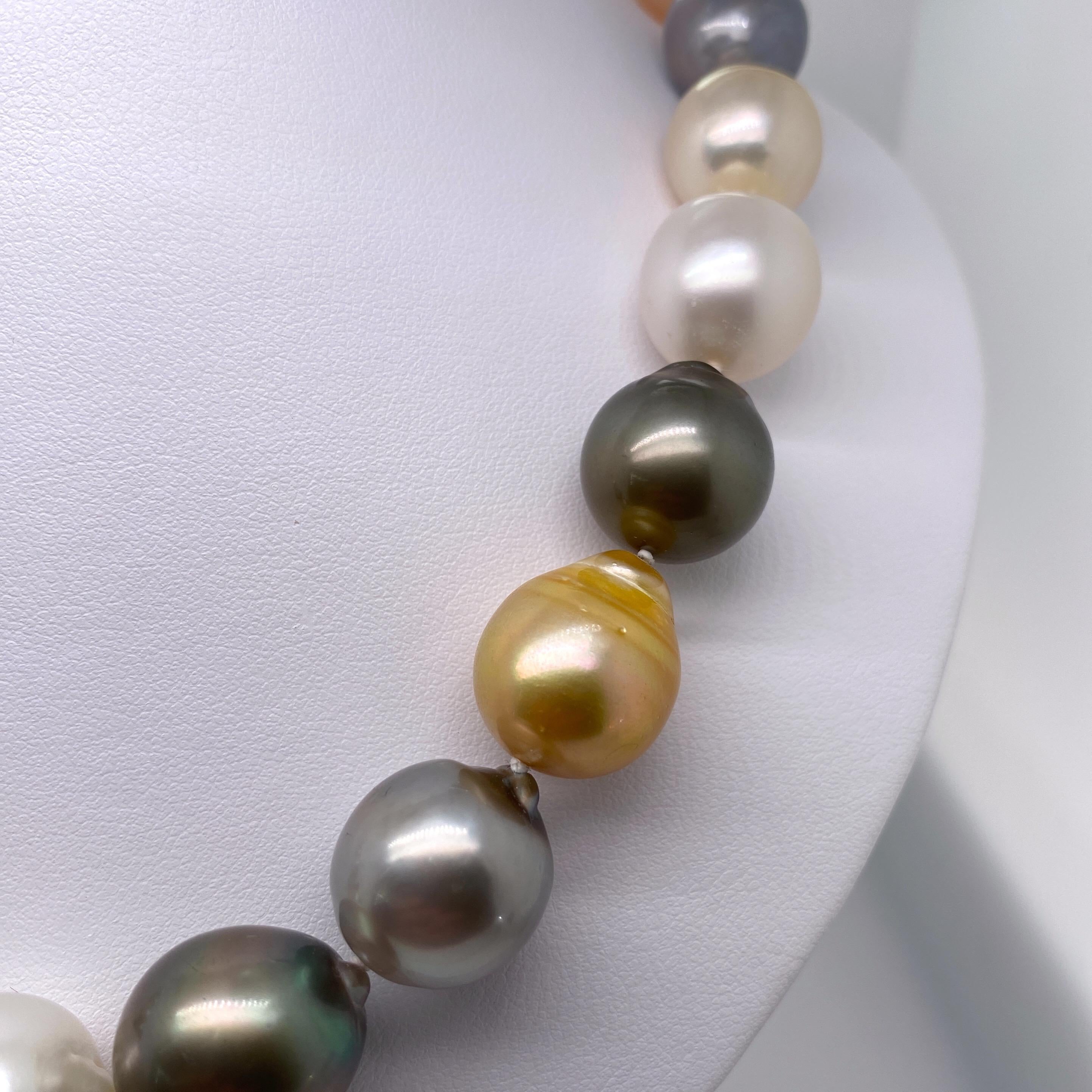 Contemporary White and Golden South Sea Tahitian Baroque Pearl Necklace 14 Karat Gold