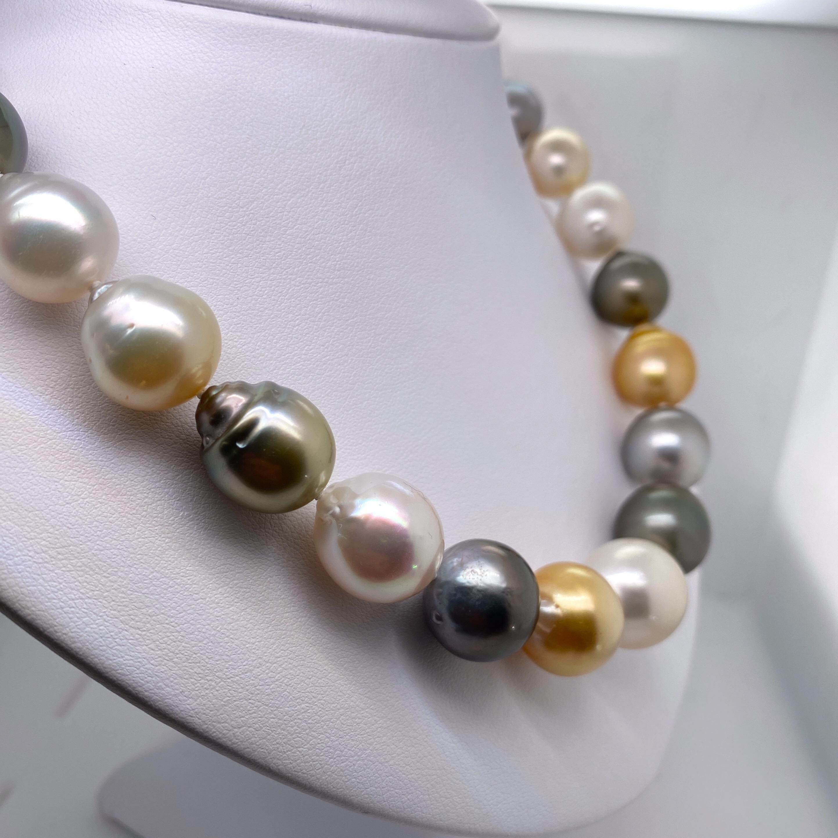 White and Golden South Sea Tahitian Baroque Pearl Necklace 14 Karat Gold In New Condition In New York, NY