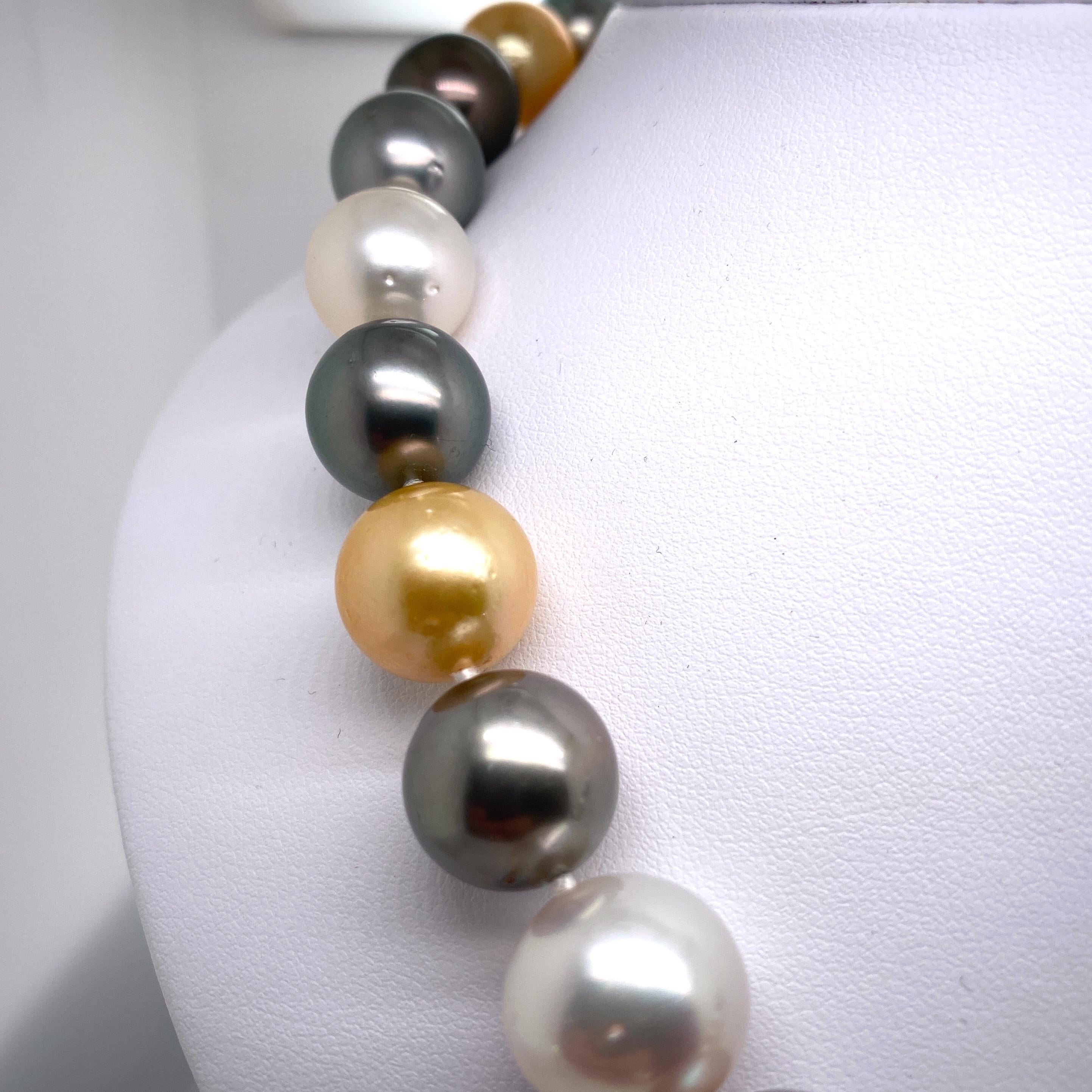 White and Golden South Sea Tahitian Strand Pearl Necklace 14 Karat Gold 2