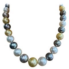 White and Golden South Sea Tahitian Strand Pearl Necklace 14 Karat Gold