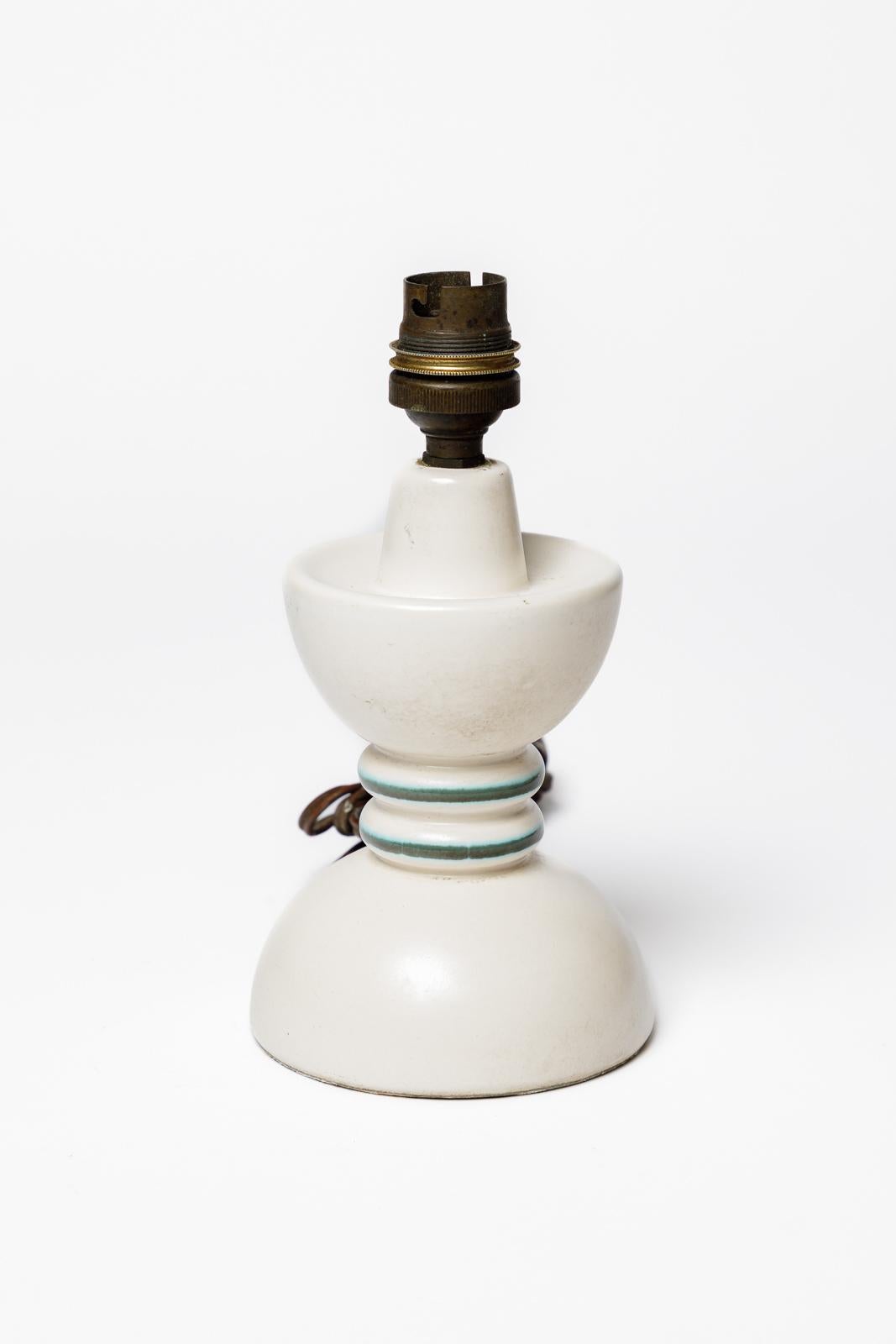Mid-Century Modern white and green 20th mid-century design ceramic table lamp att. to Capron 1950 For Sale