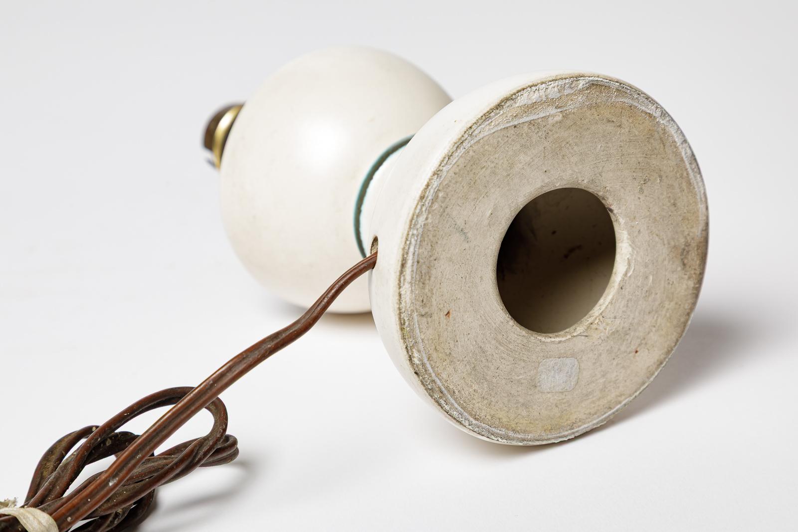 20th Century white and green 20th mid-century design ceramic table lamp att. to Capron 1950 For Sale