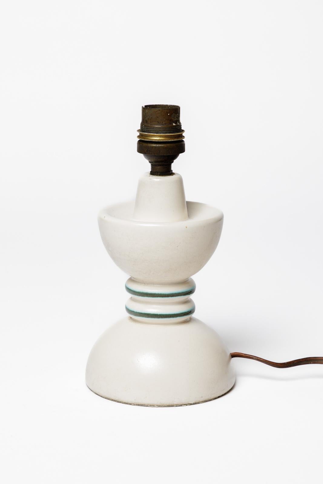 Ceramic white and green 20th mid-century design ceramic table lamp att. to Capron 1950 For Sale