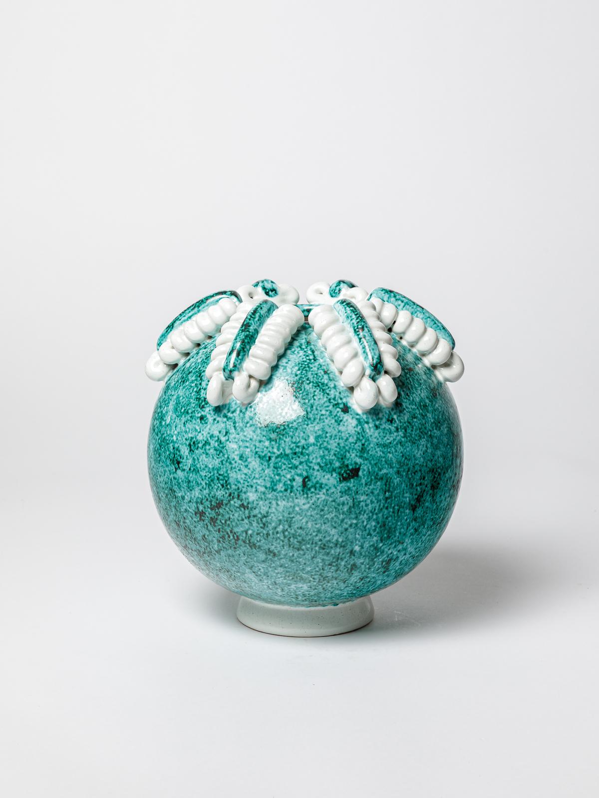 Gustave Asch - Sainte Radegonde

Grande vaso in ceramica bianco e verde di design art déco del XX secolo

Circa 1940 

Firmato sotto la base

Condizioni originali perfette

Altezza 24 cm
Grande 19 cm