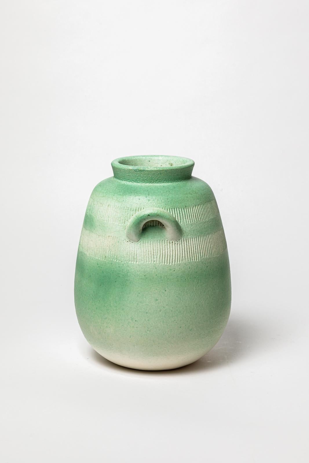 Mid-Century Modern Vase en céramique blanc et vert art déco design 20TH CENTURY DESIGN signé 1940 en vente