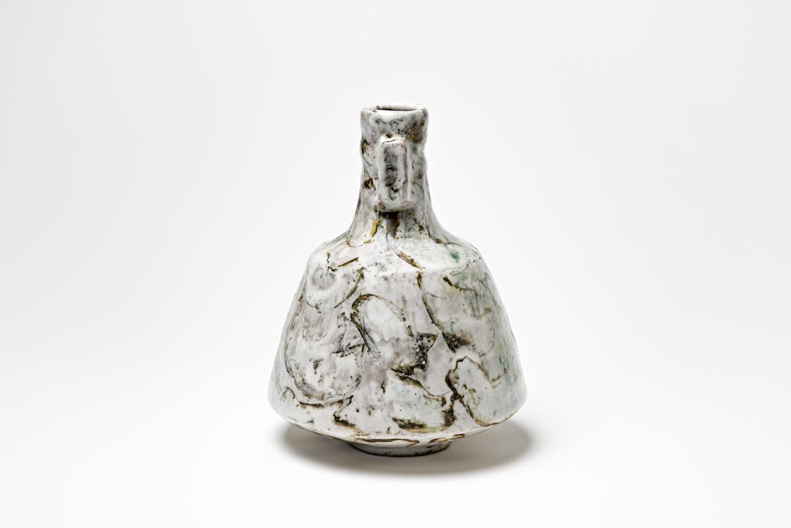Bottiglia in ceramica smaltata bianca e verde di Gisèle Buthod-Garçon, 1980-1990 ca. In condizioni ottime in vendita a Saint-Ouen, FR