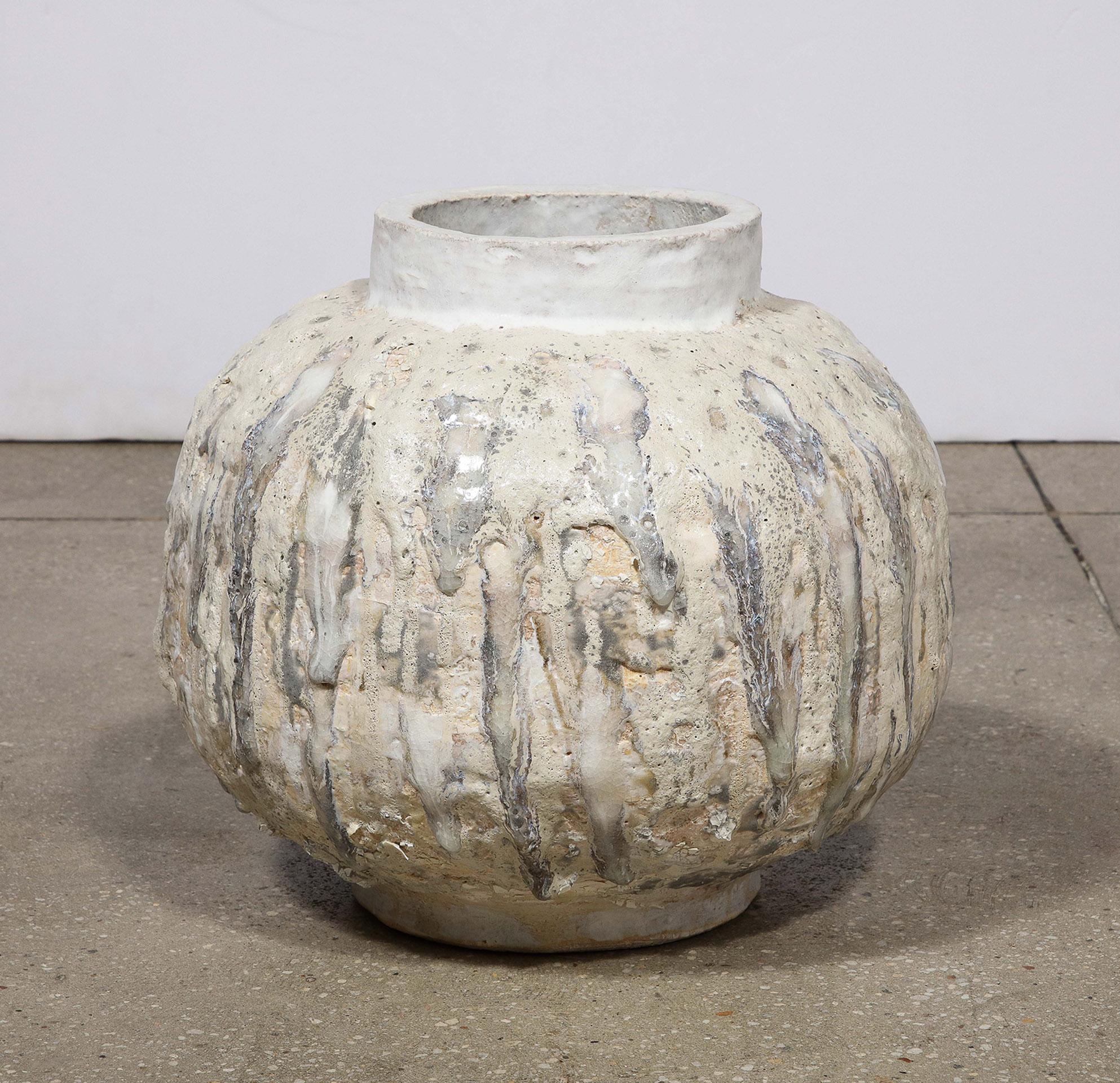 White and Grey Ceramic Vessel by Shizue Imai In New Condition In New York, NY