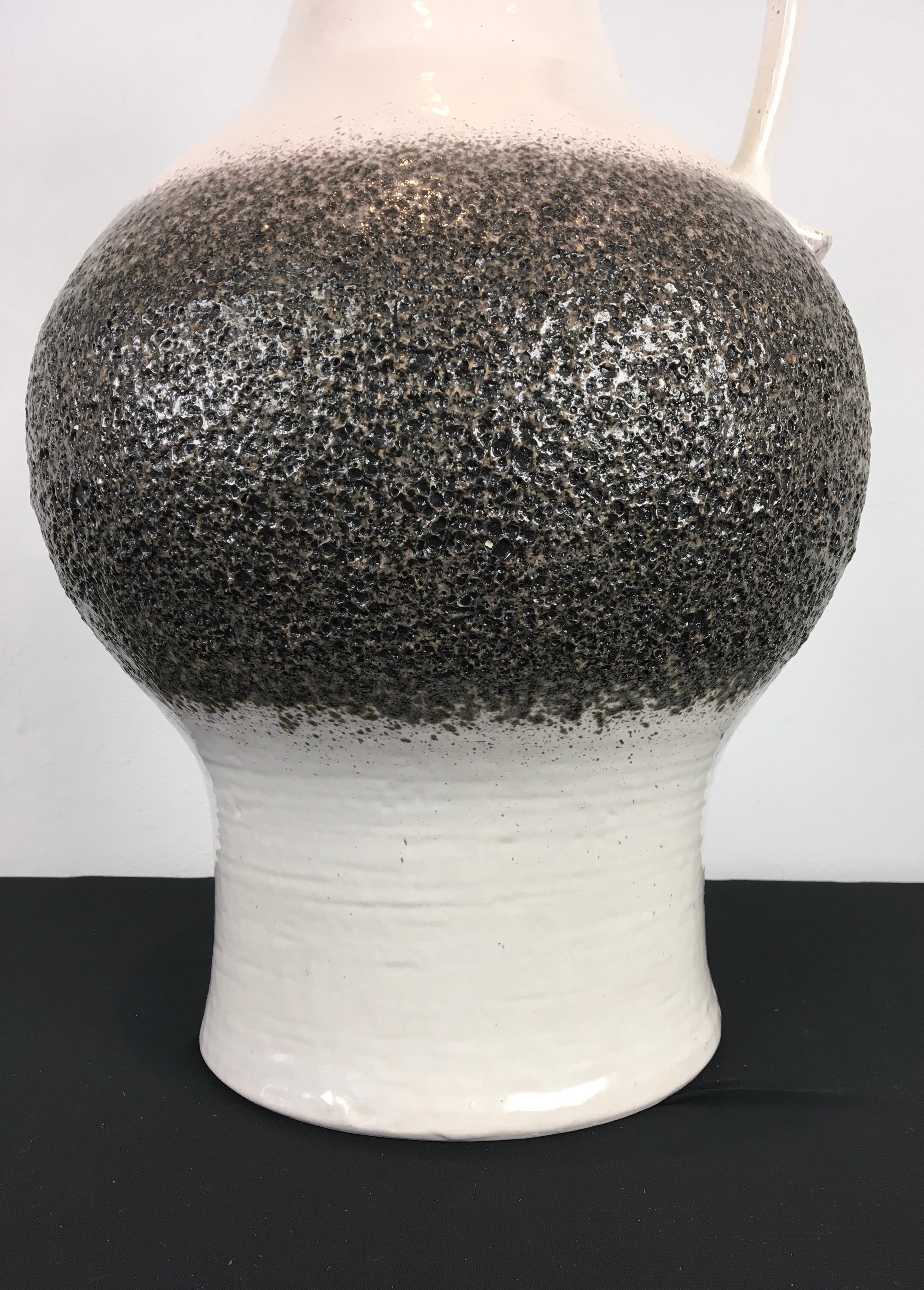 White and Grey Jasba Fat Lava Floor Vase with Handle In Good Condition For Sale In Retie, BE