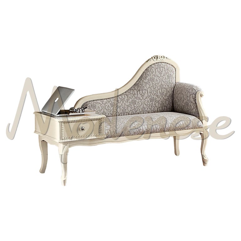 Modenese can take over your whole interior design project. As shown by its huge collections, baroque and classic living are a true specialty for the Italian brand. This bright loveseat features a unique design including a curved backrest and an
