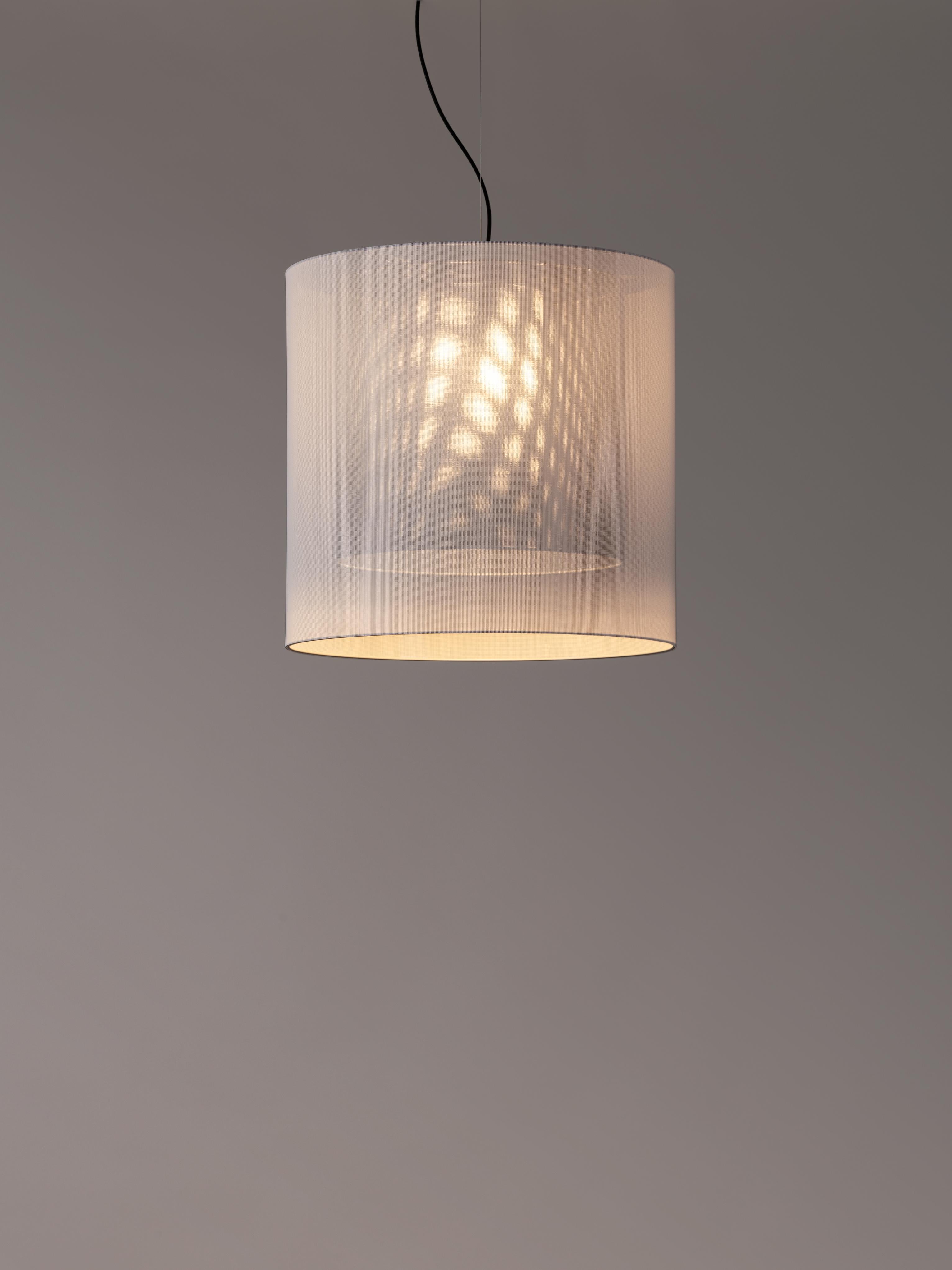 White and grey Moaré LM pendant lamp by Antoni Arola
Dimensions: D 62 x H 60 cm
Materials: Metal, polyester.
Available in other colors and sizes.

Moaré’s multiple combinations of formats and colours make it highly versatile. The series takes its