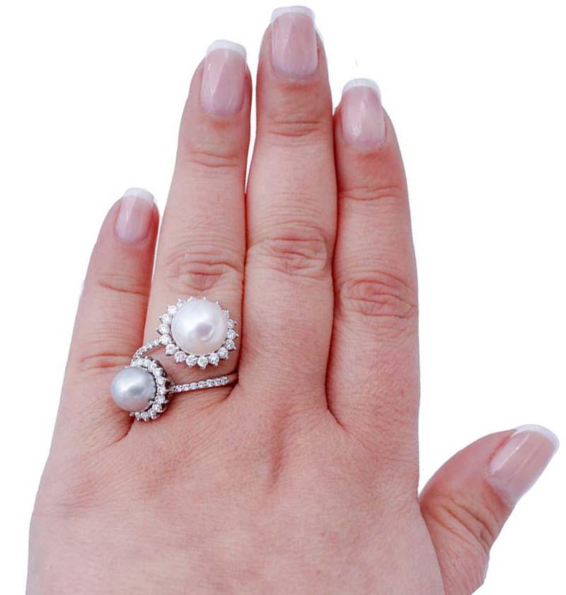 White and Grey Pearls, Diamonds, 18 Karat White Gold Ring In New Condition For Sale In Marcianise, Marcianise (CE)