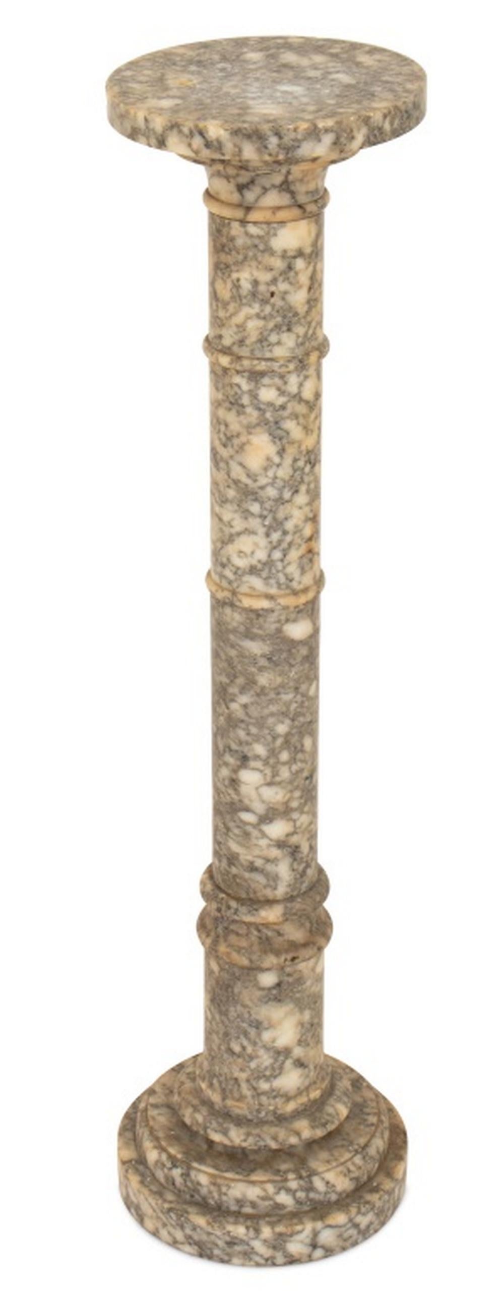 Début du 20ème siècle Piédestal en marbre veiné blanc et gris, vers 1900 en vente
