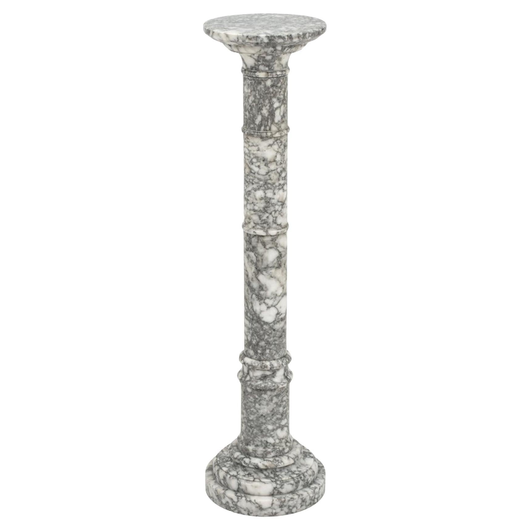 Pedestal de mármol veteado blanco y gris, ca. 1900