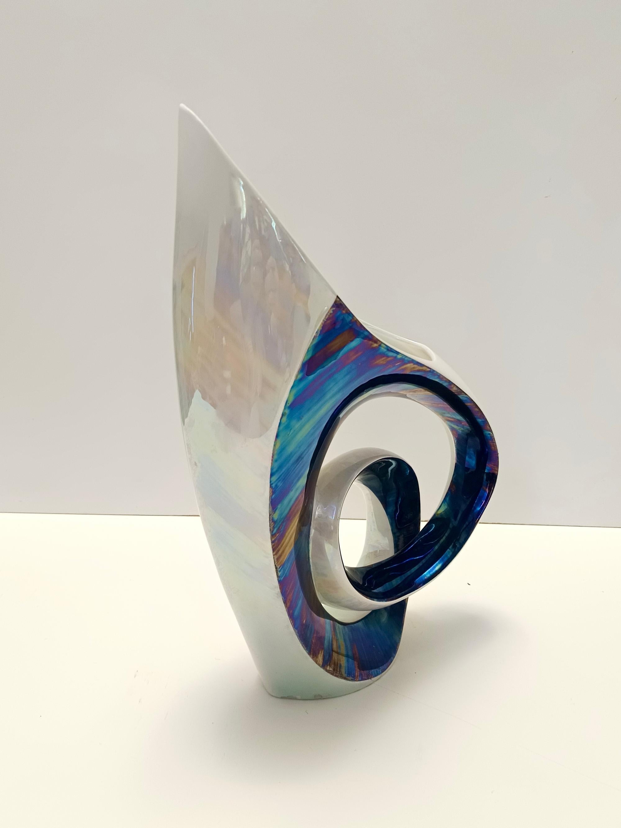 Laccato Vaso in ceramica bianca e iridescente / Centrotavola decorativo di Lusso, Italia in vendita