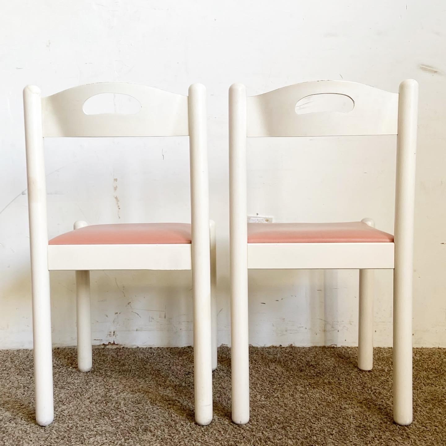 White and Pink Carimate Style Dining Chairs - Set of 4 In Good Condition For Sale In Delray Beach, FL