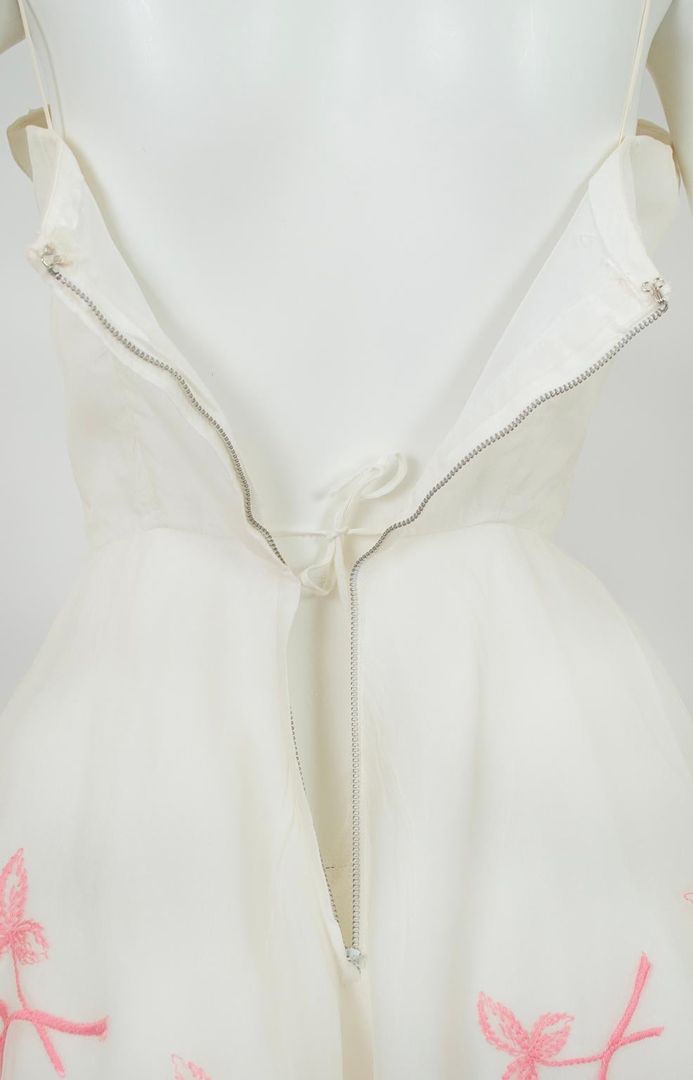 White and Pink Embroidered Bubble Hem Party Dress w Petal Bust – S, 1950s For Sale 8