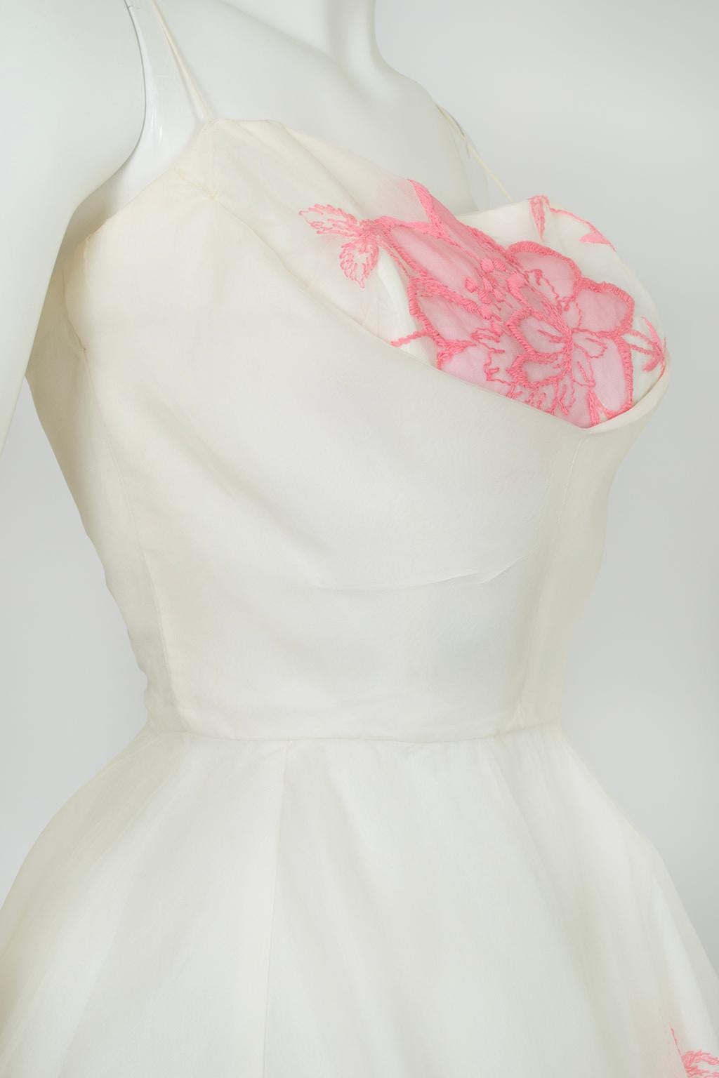 White and Pink Embroidered Bubble Hem Party Dress w Petal Bust – S, 1950s For Sale 4