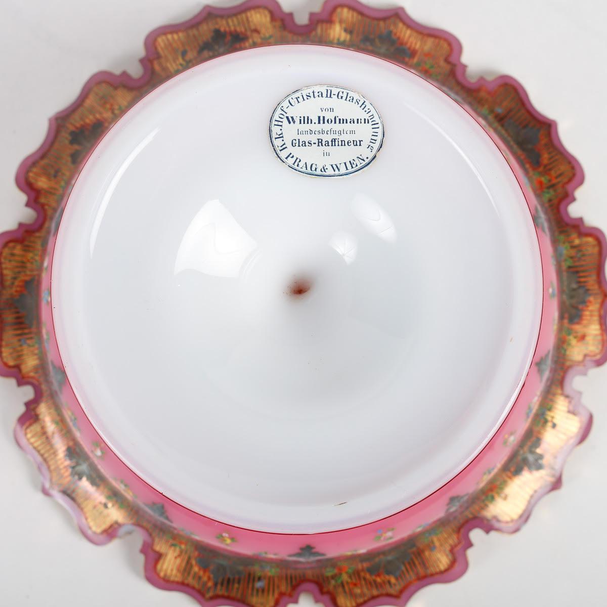 White and Pink Opaline Service Enamelled with Silver and Gold, 19th Century. In Good Condition In Saint-Ouen, FR