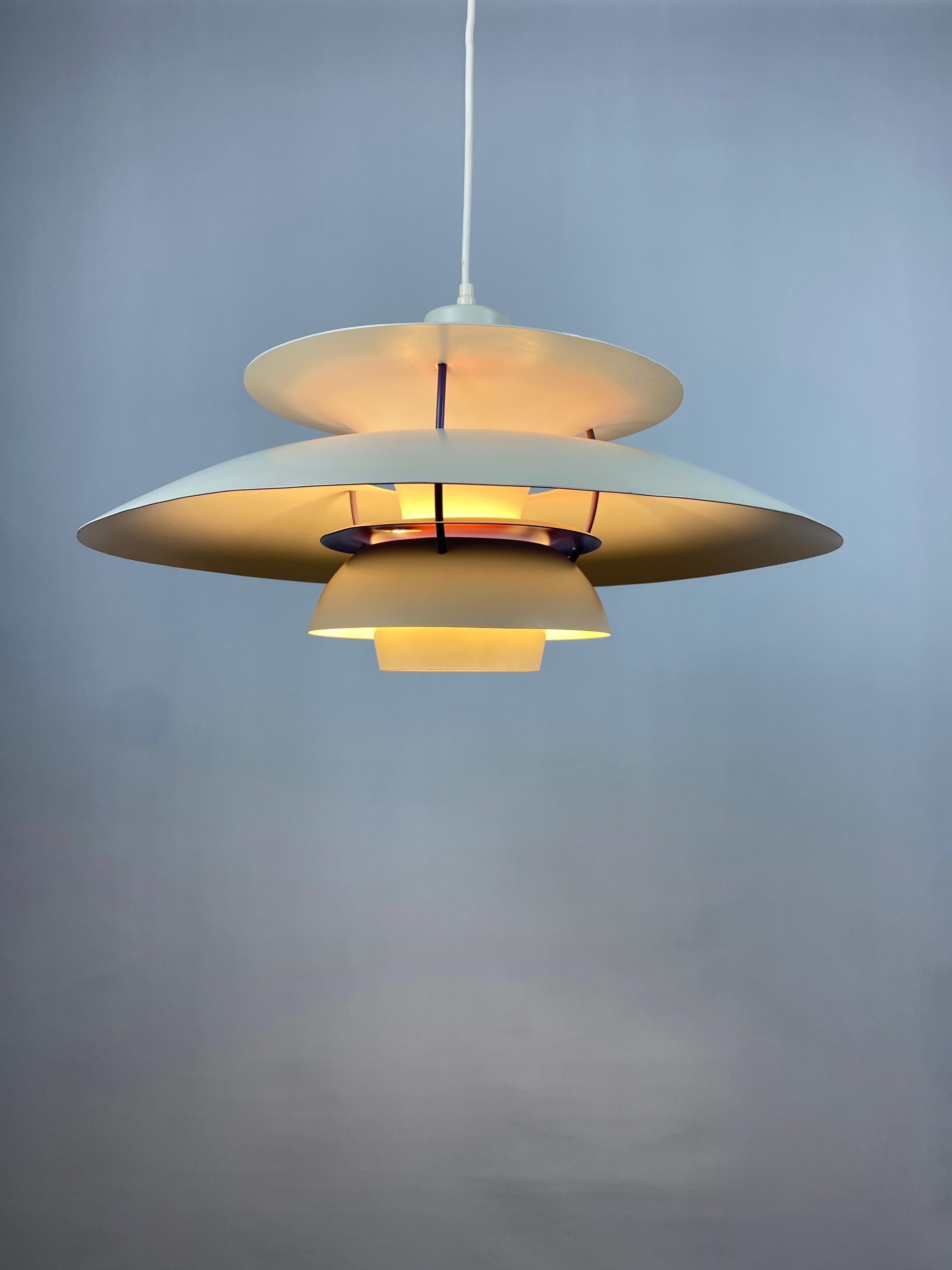 White and Purple PH5 Pendant Light by Poul Henningsen for Louis Poulsen 1970 For Sale 3