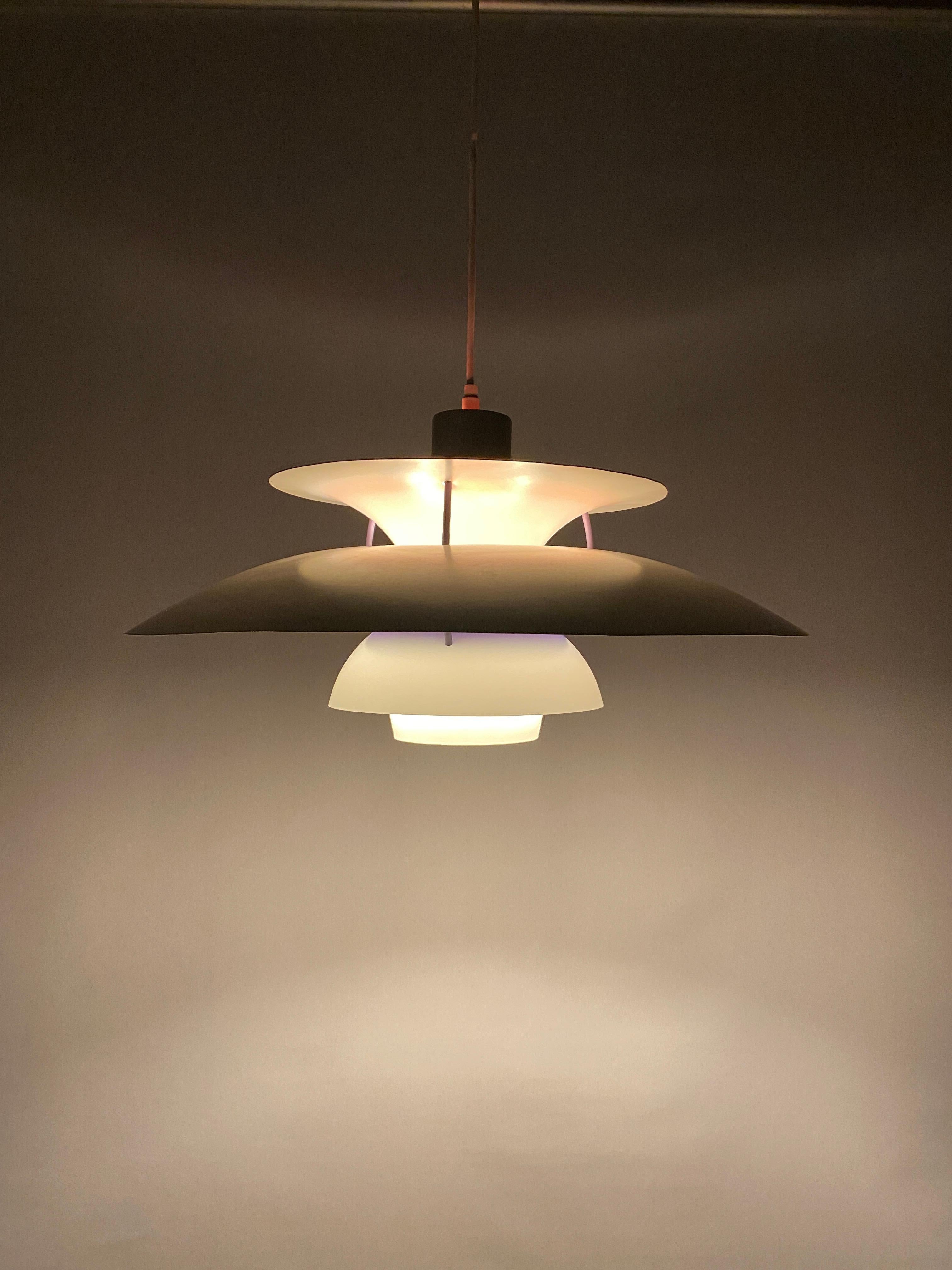 White and Purple PH5 Pendant Light by Poul Henningsen for Louis Poulsen 1970 For Sale 8