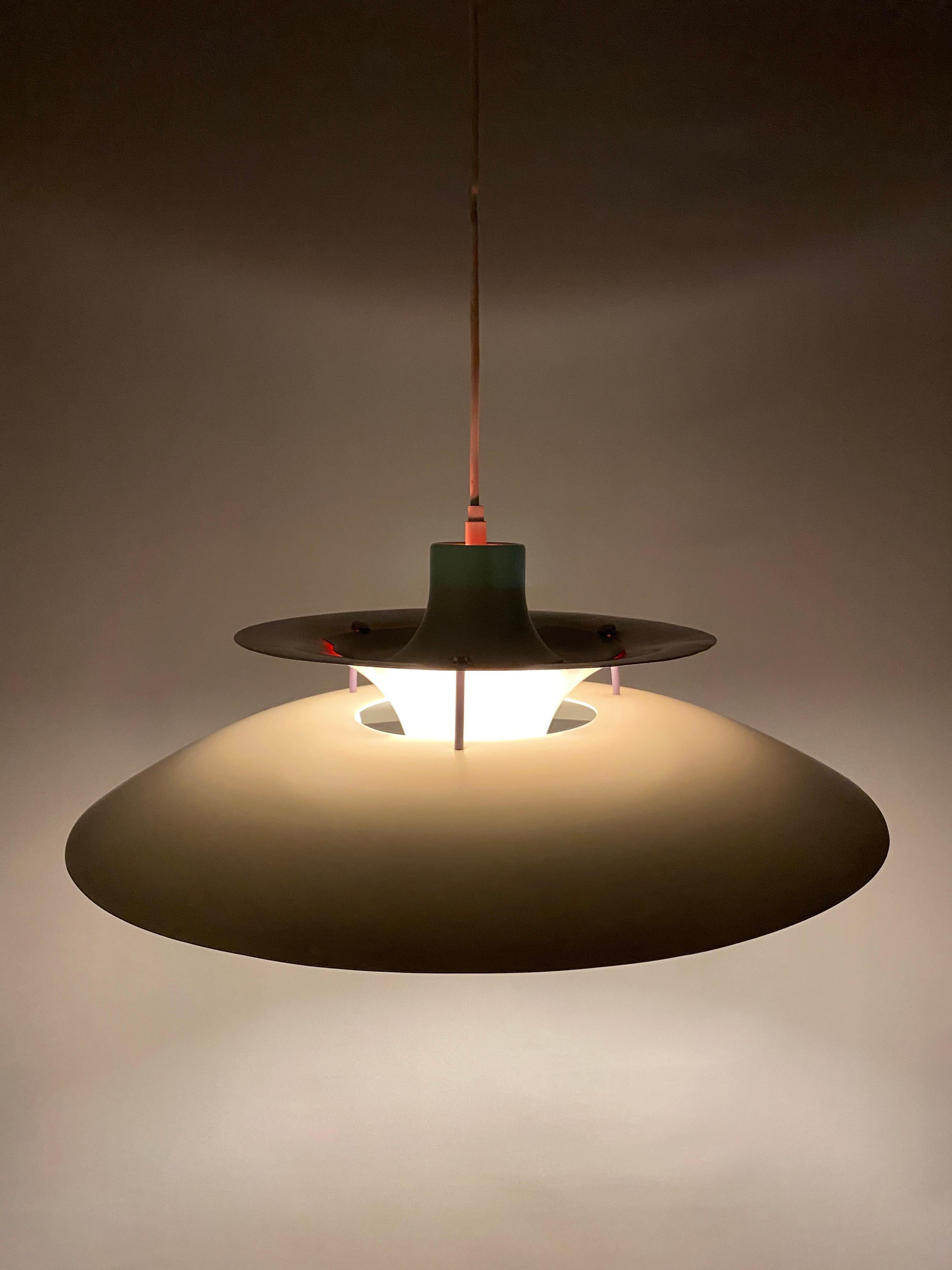 White and Purple PH5 Pendant Light by Poul Henningsen for Louis Poulsen 1970 For Sale 10