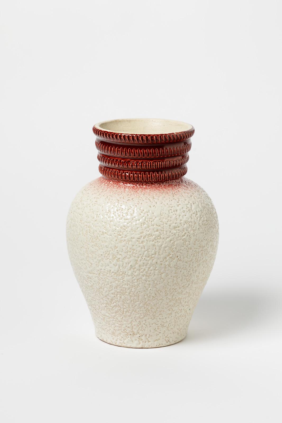 Mid-Century Modern White and Red 20th Century Design Ceramic Vase Style of Pol Chambost 1950 For Sale