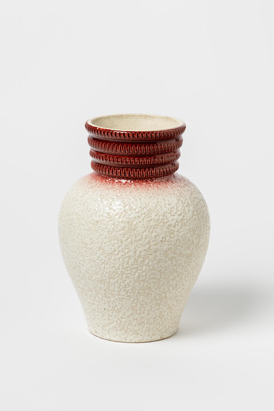 French White and Red 20th Century Design Ceramic Vase Style of Pol Chambost 1950 For Sale