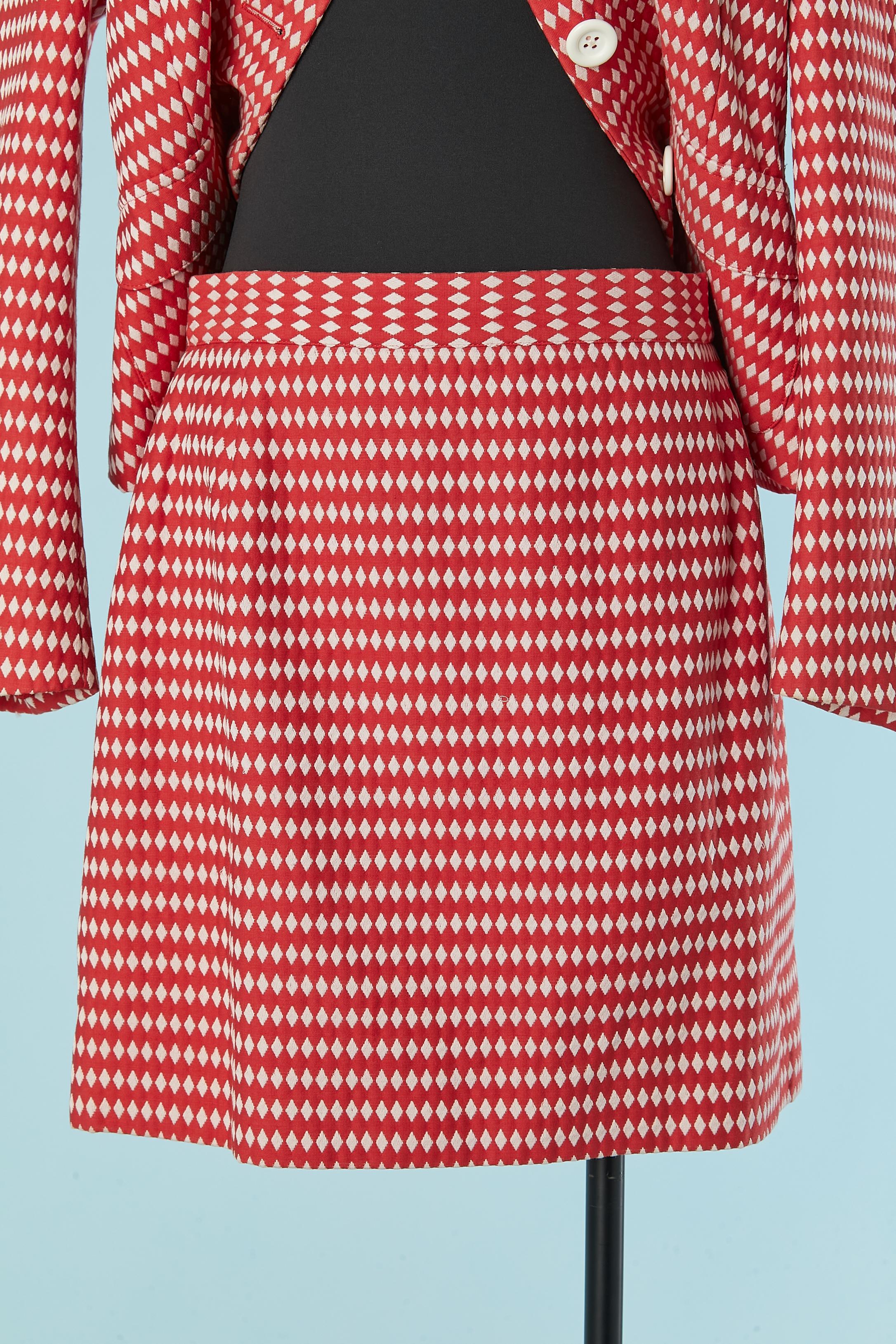 Tailleur con gonna bianca e rossa con motivo a quadri D&G by DOLCE & GABBANA in vendita 3