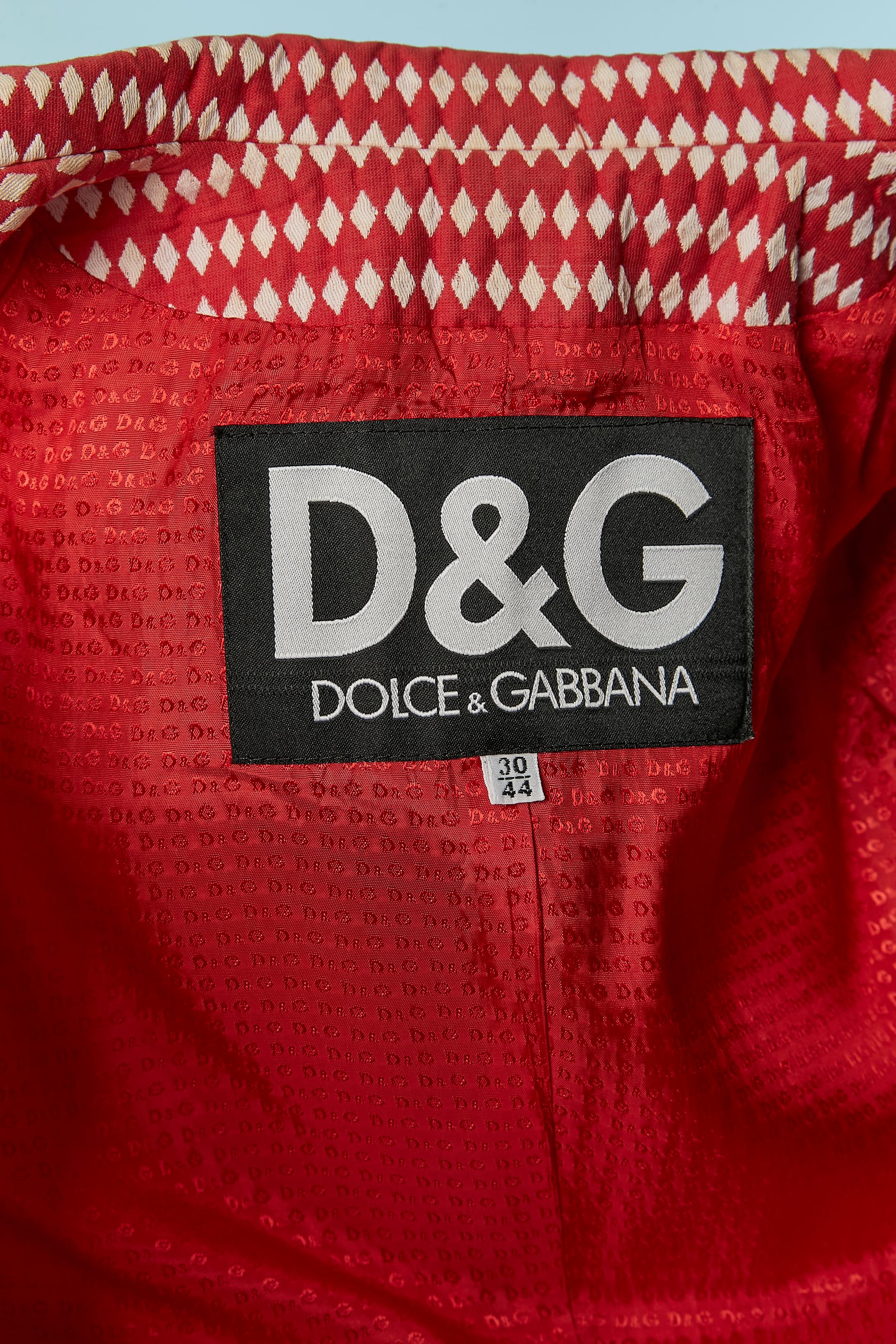 Tailleur con gonna bianca e rossa con motivo a quadri D&G by DOLCE & GABBANA in vendita 4