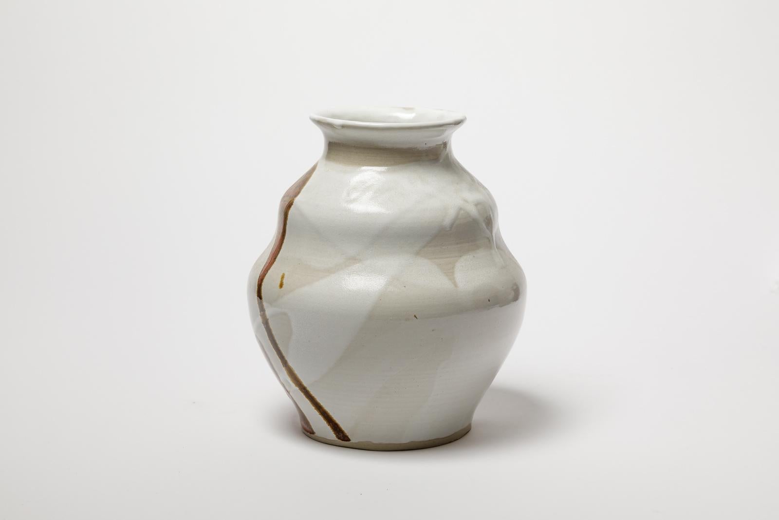vase en céramique de grès blanc et rouge par ATOI circa 2010 21ème siècle Excellent état - En vente à Neuilly-en- sancerre, FR