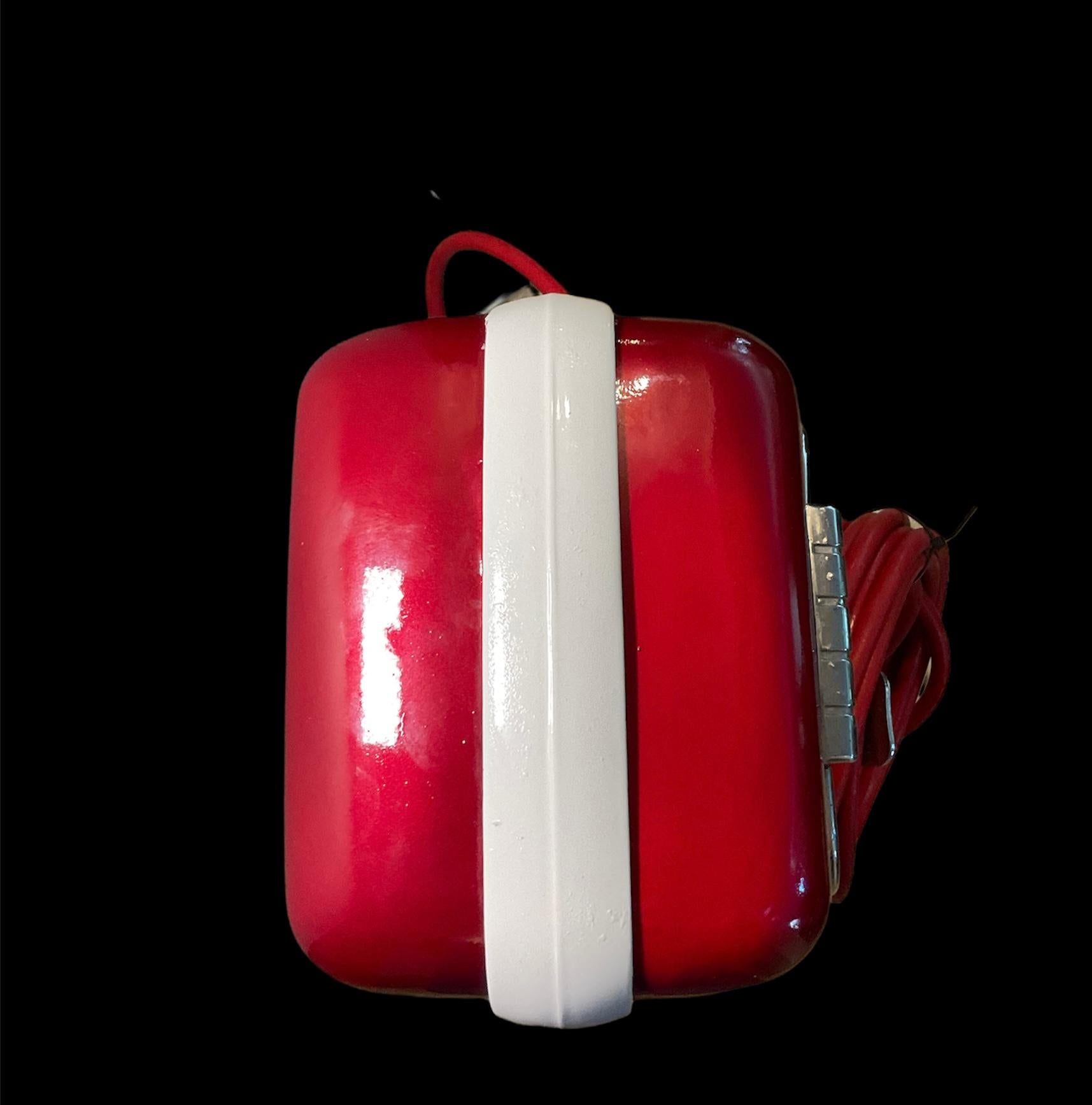 White And Ruby Red Eco Air Meter Model 98 In Good Condition In Guaynabo, PR