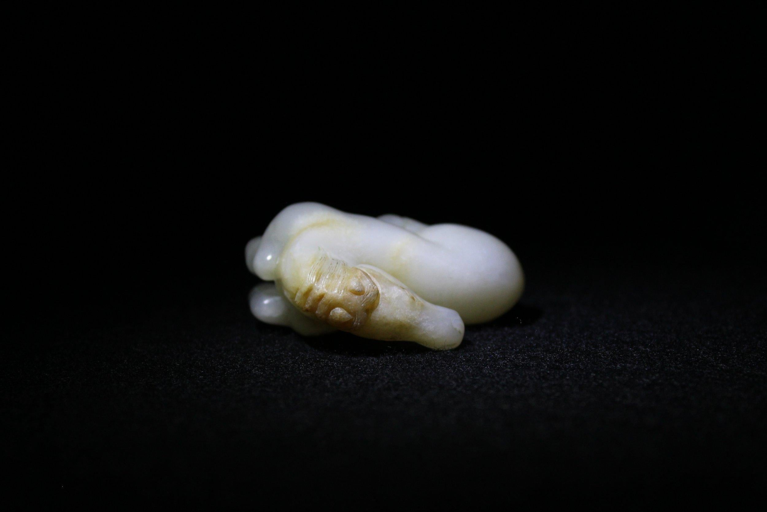 White and Russet Jade Horse, Qing Dynasty For Sale 2