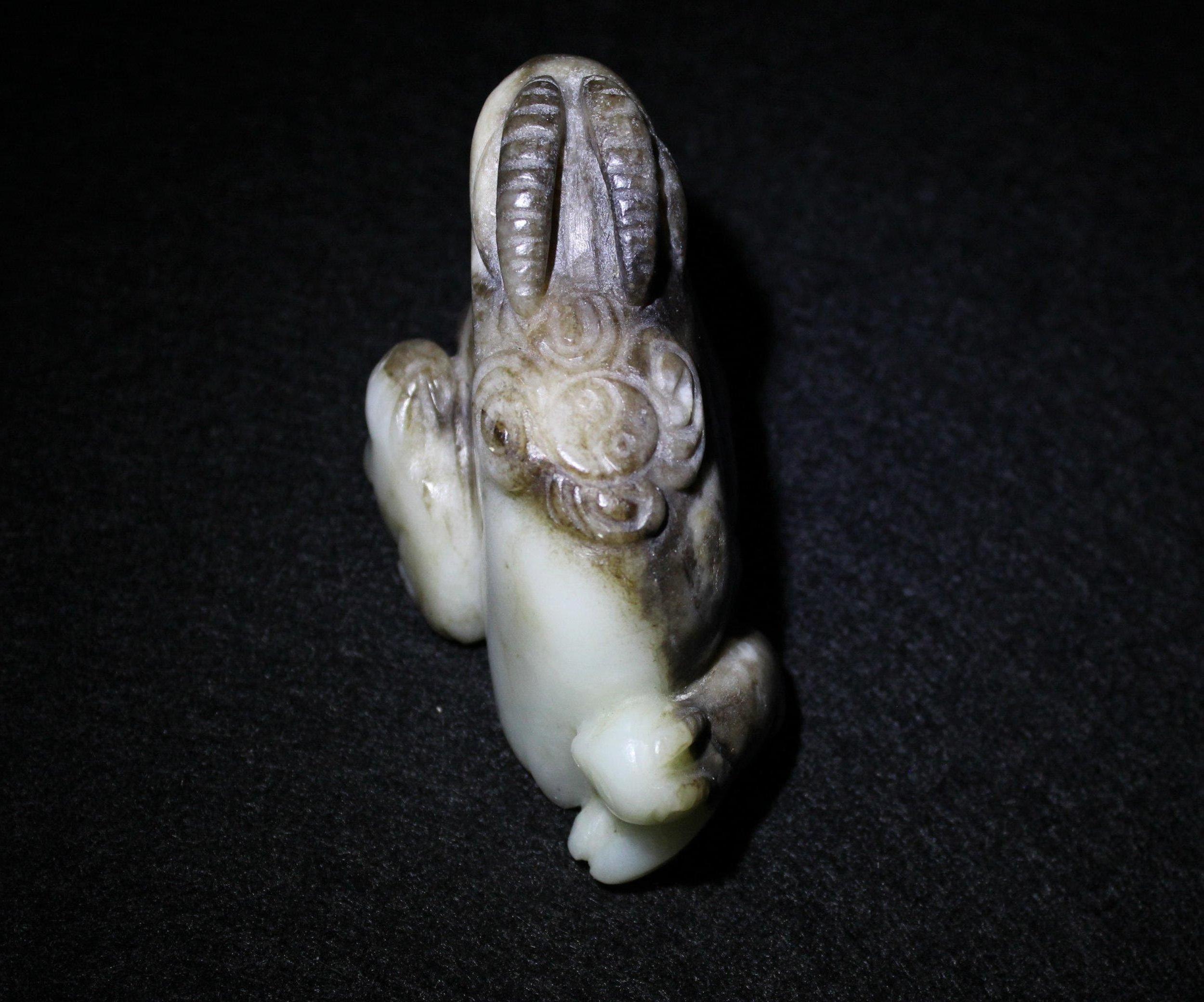 Women's or Men's White and Russet Jade Three Ram Group For Sale