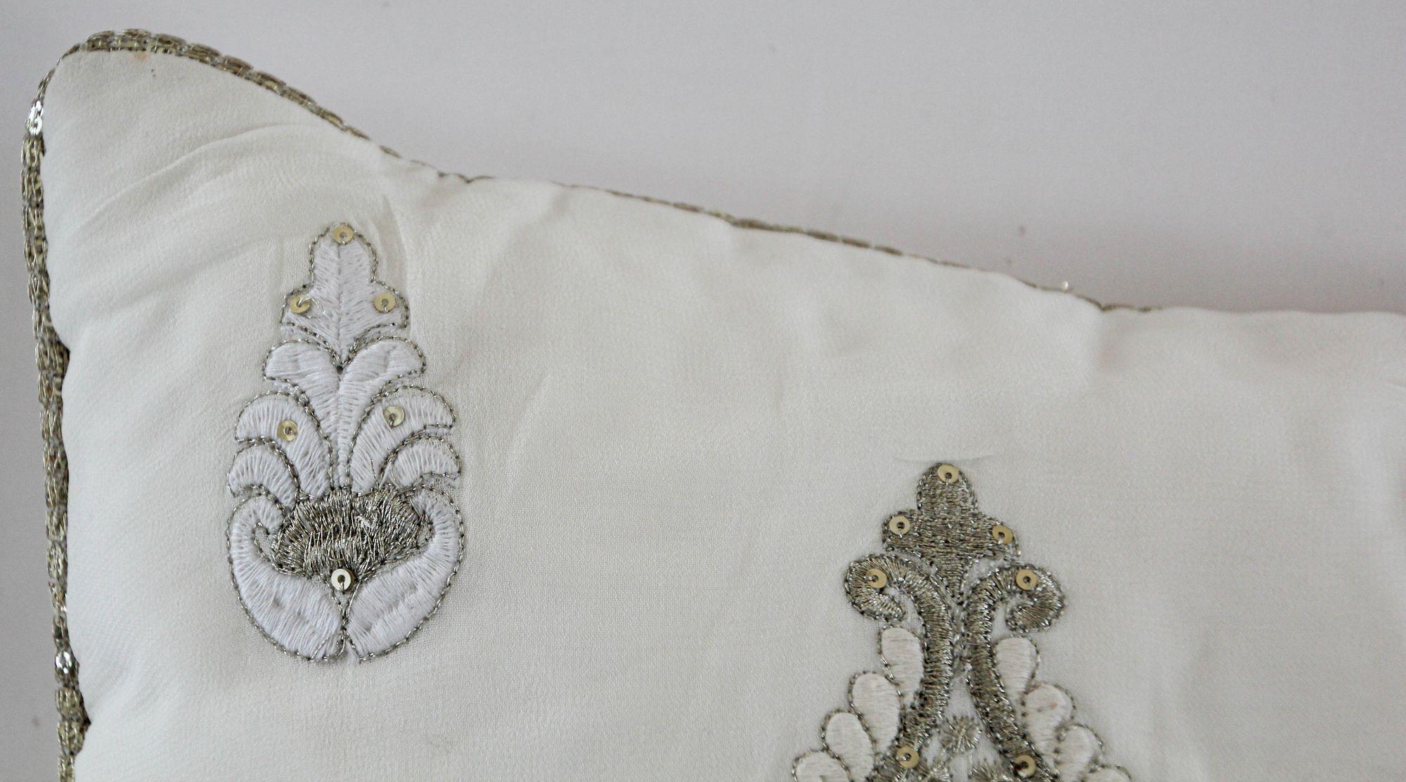 White and Silver Embroidered Mughal Style Throw Pillow In Good Condition For Sale In North Hollywood, CA