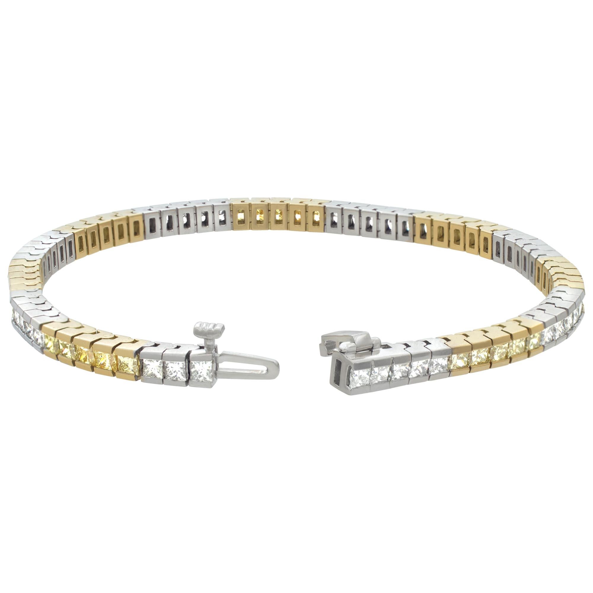 White and yelllow gold bracelet with white and yellow diamonds. In Excellent Condition For Sale In Surfside, FL