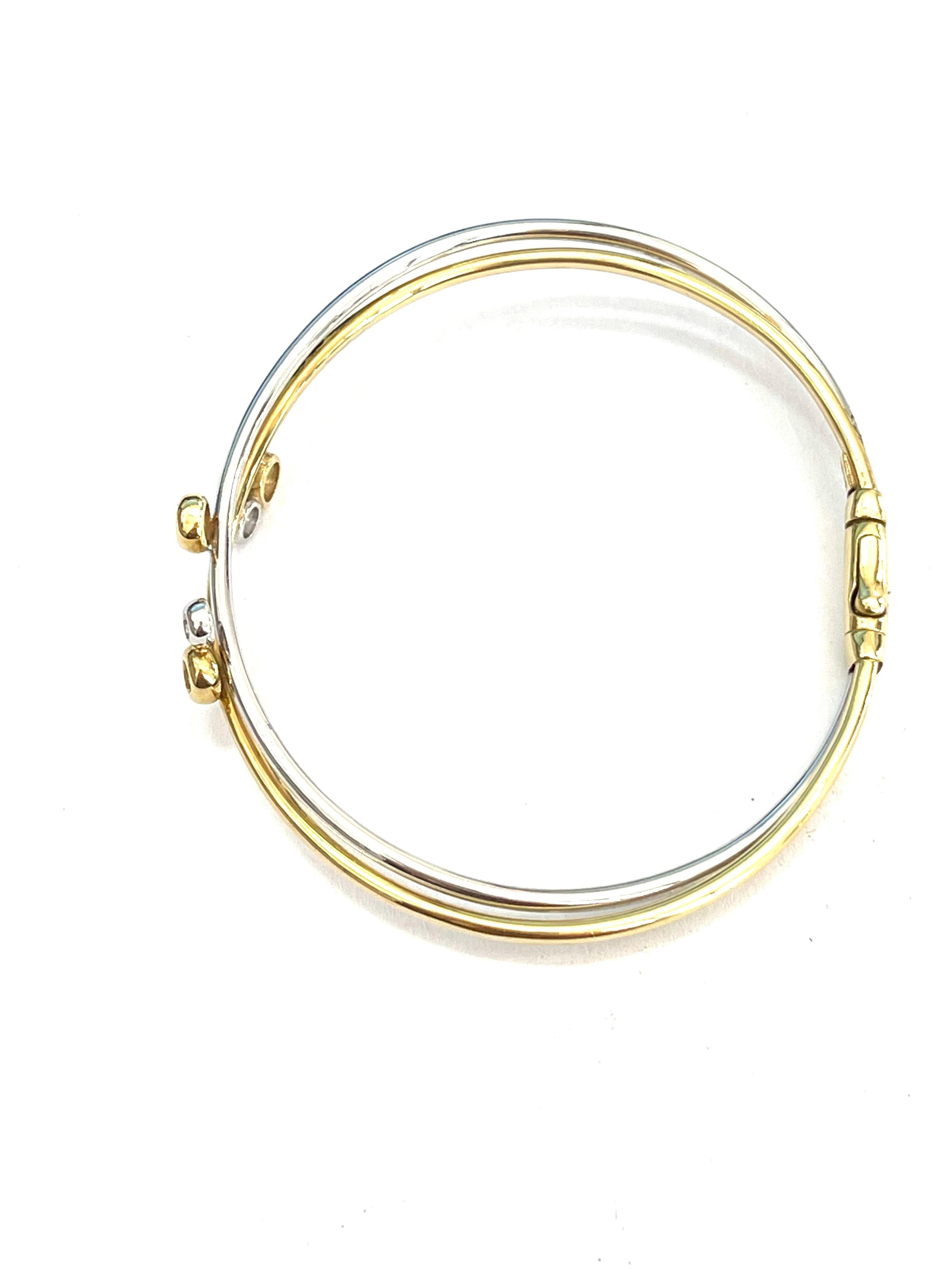 White and Yellow Flexible Bangle with Diamonds In New Condition For Sale In Milano, Lombardia
