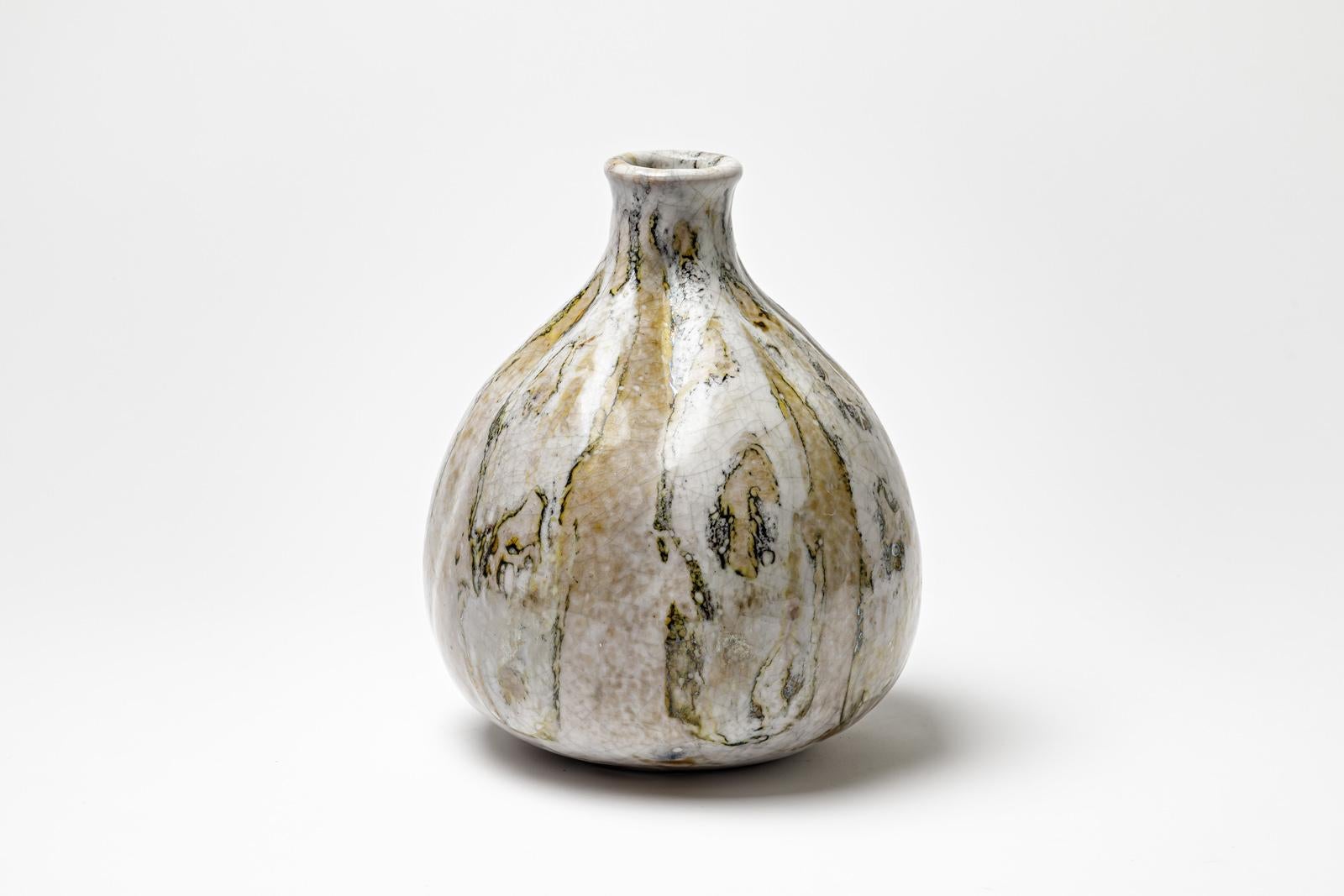 White and yellow glazed ceramic vase by Gisèle Buthod Garçon, circa 1980-1990 In Excellent Condition For Sale In Saint-Ouen, FR