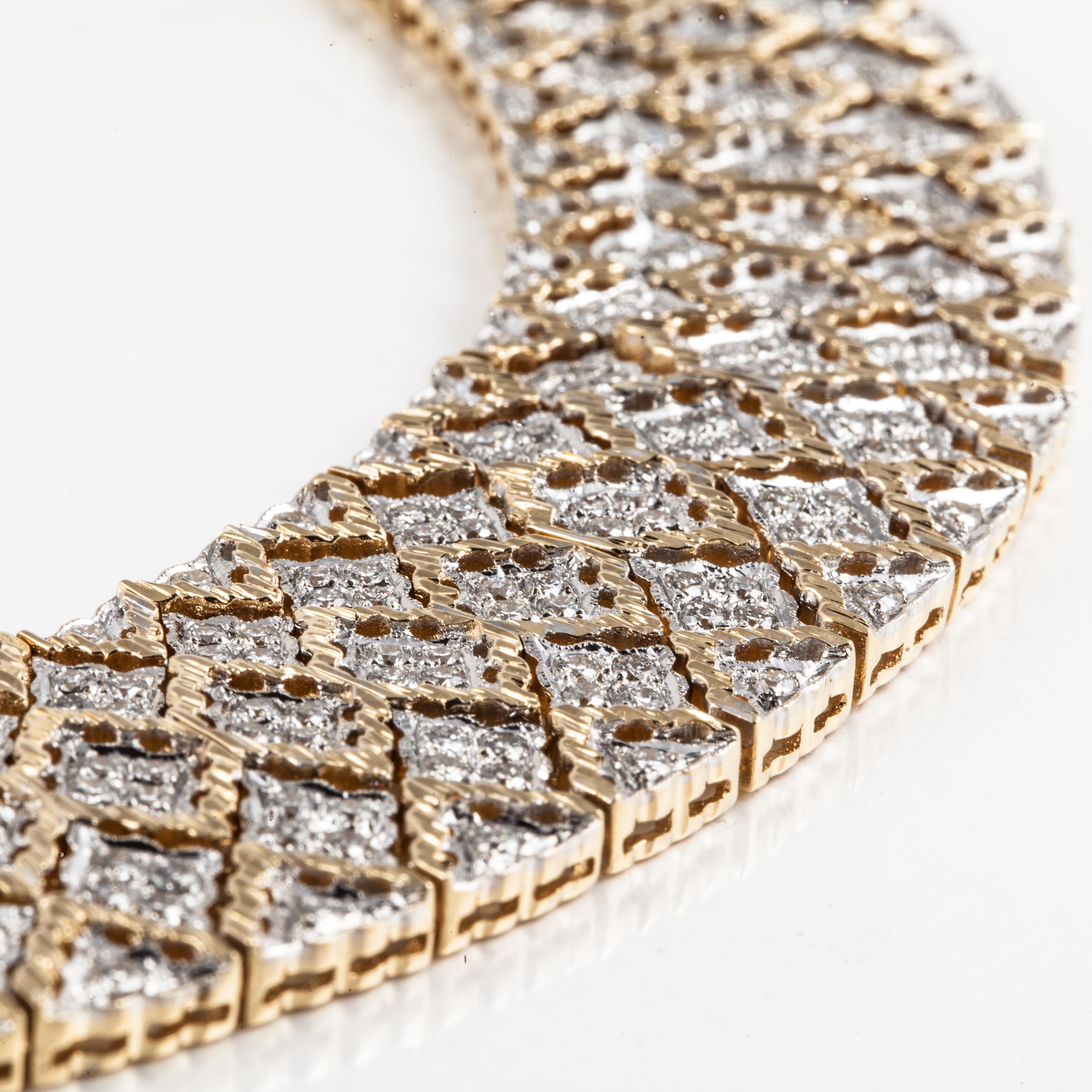 Round Cut White and Yellow Gold Diamond Collar Necklace For Sale