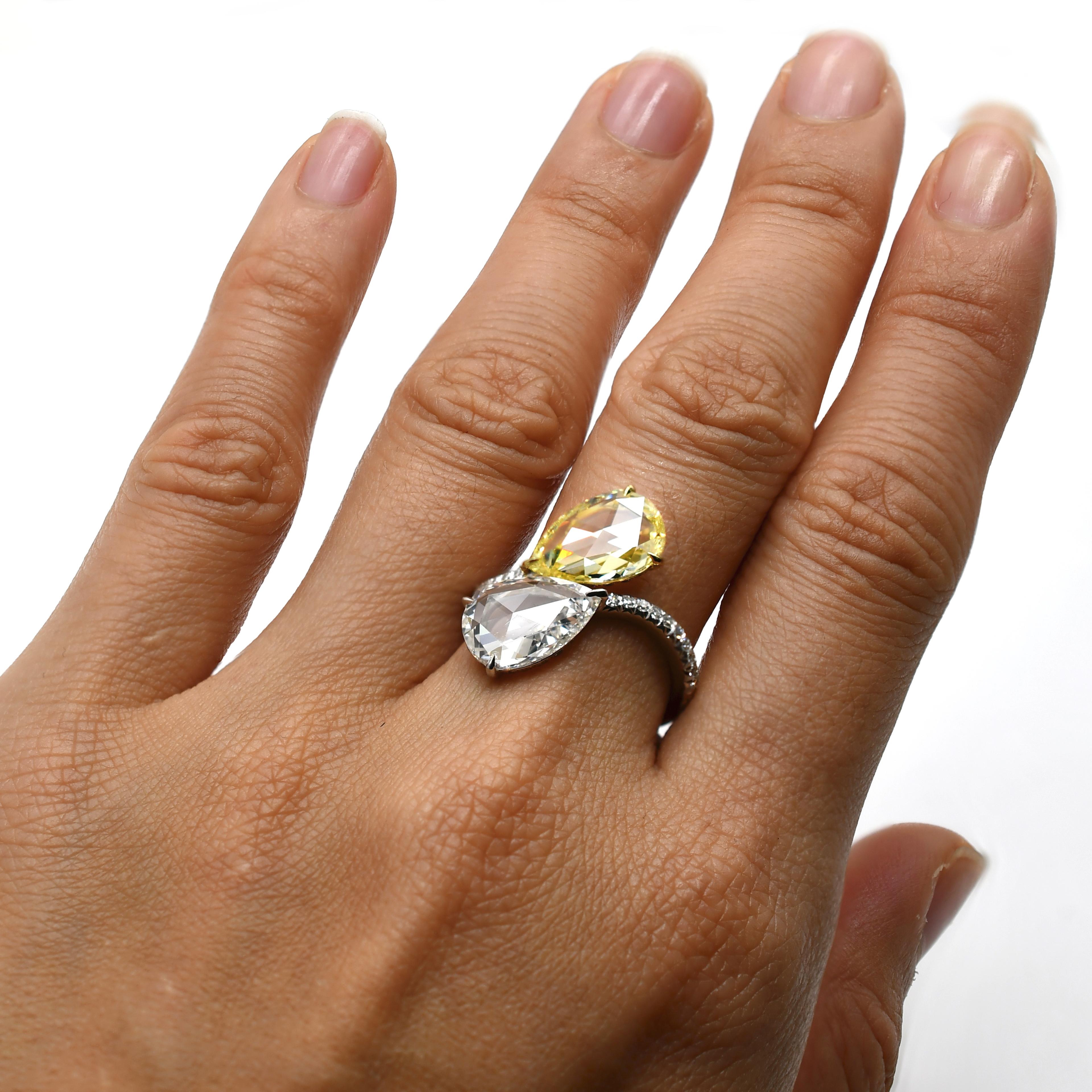 White and Yellow Rose Cut Pear Diamond Cocktail Ring in 18 Karat Gold In New Condition For Sale In Hong Kong, HK