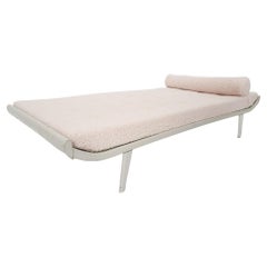 White A.R. Cordemeyer for Auping “Cleopatra” Daybed with "Teddy" Upholstery, NL