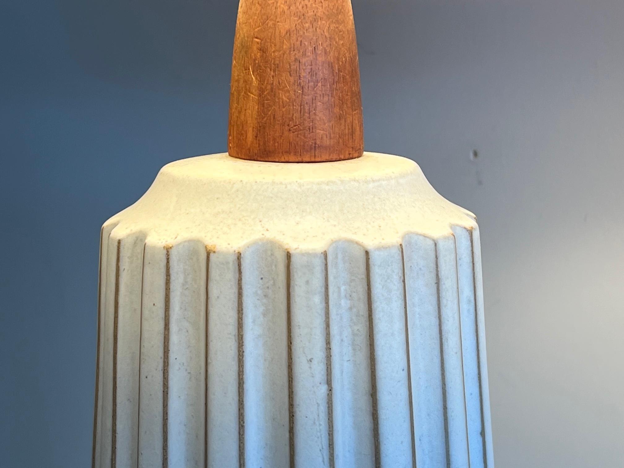 Américain Lampe architecturale blanche de Gordon Martz Marshall Studios en vente