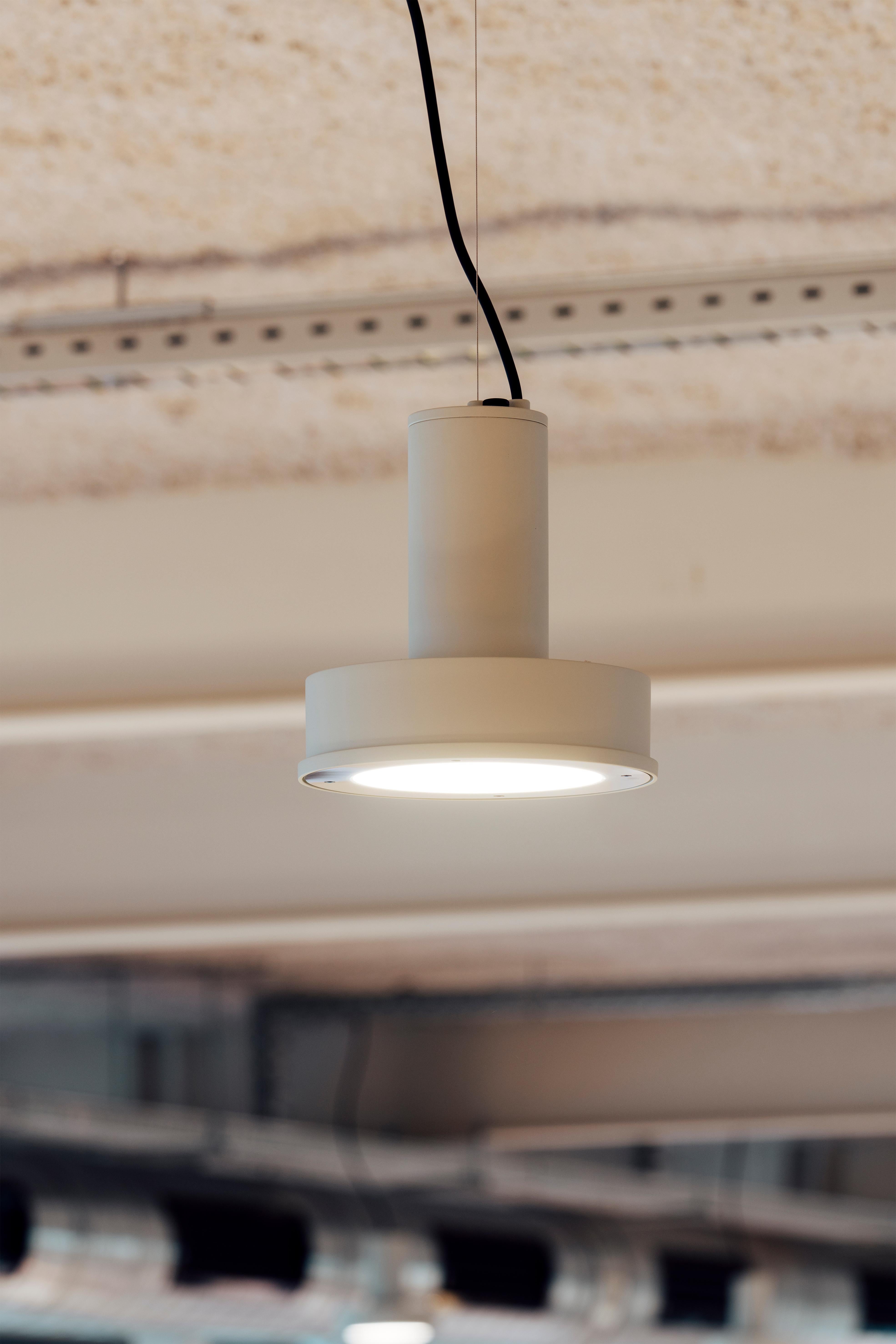 Lampe à suspension blanche Arne S Domus de Santa & Cole Neuf - En vente à Geneve, CH