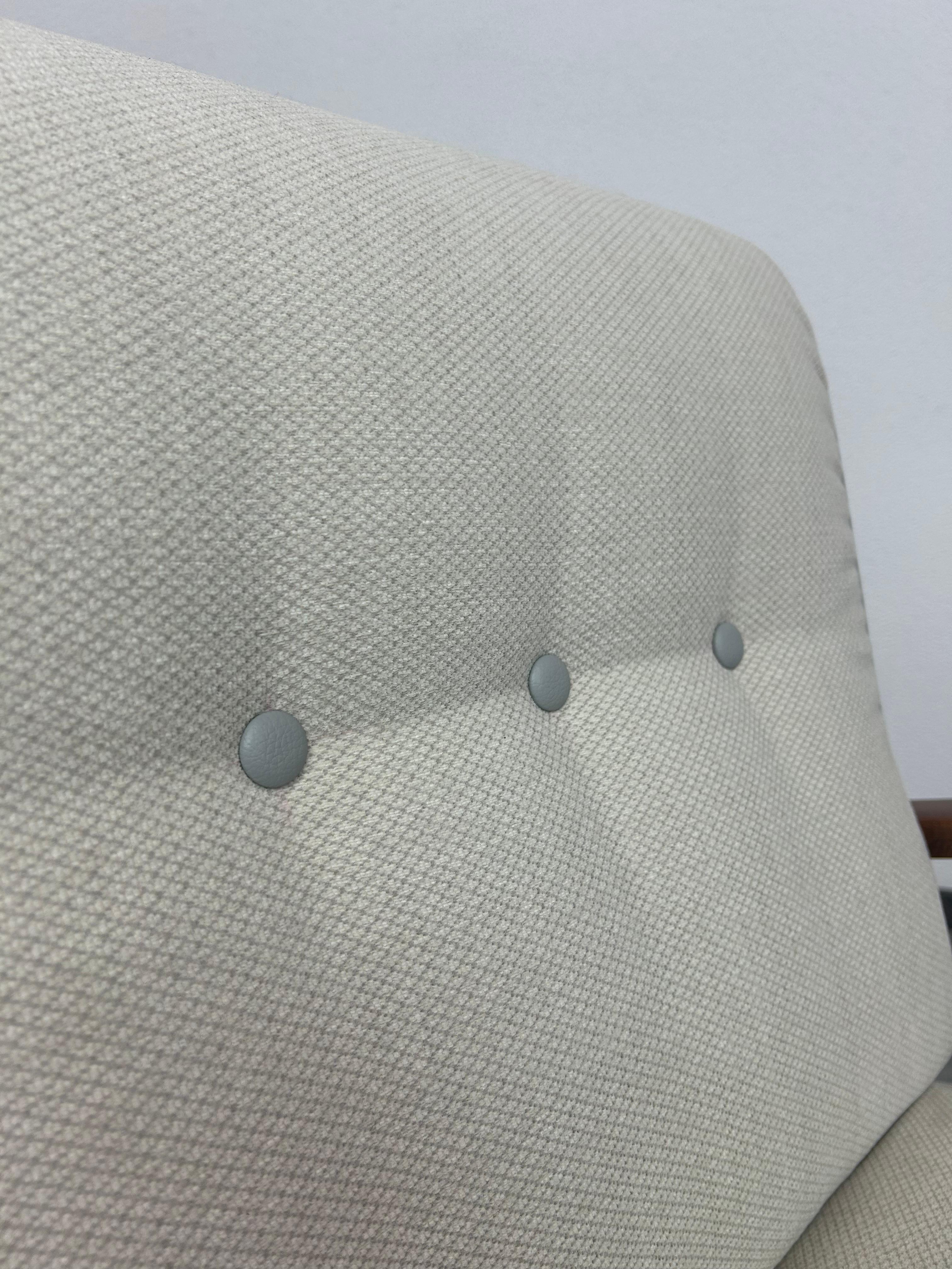 Metà XX secolo Poltrone art déco bianche di Jindřich Halabala per UP Závody