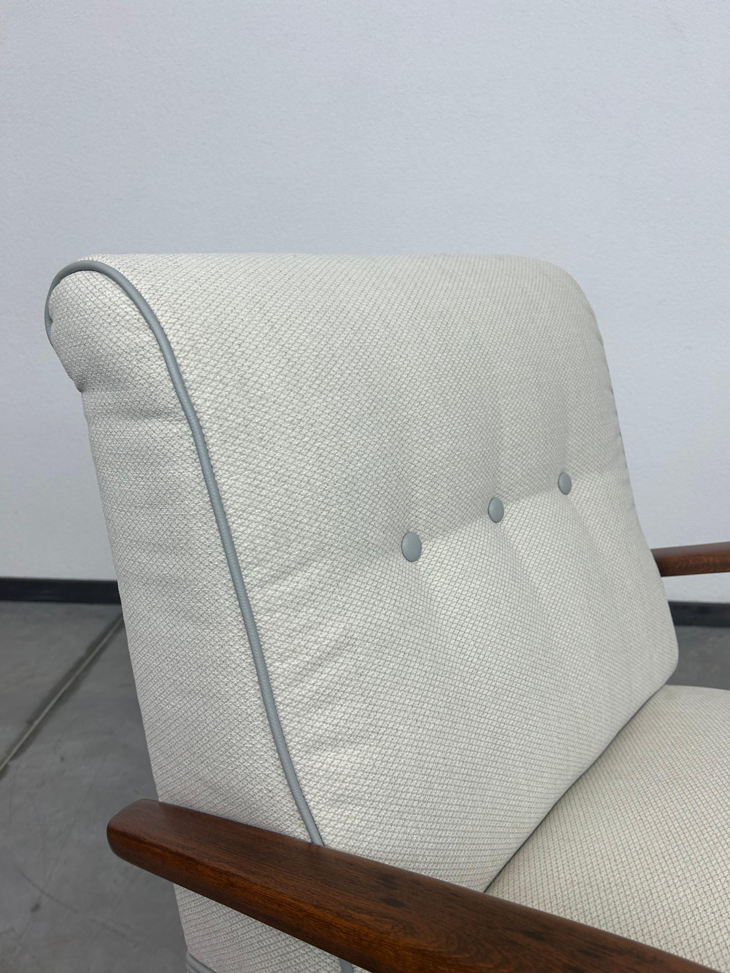 Tessuto Poltrone art déco bianche di Jindřich Halabala per UP Závody